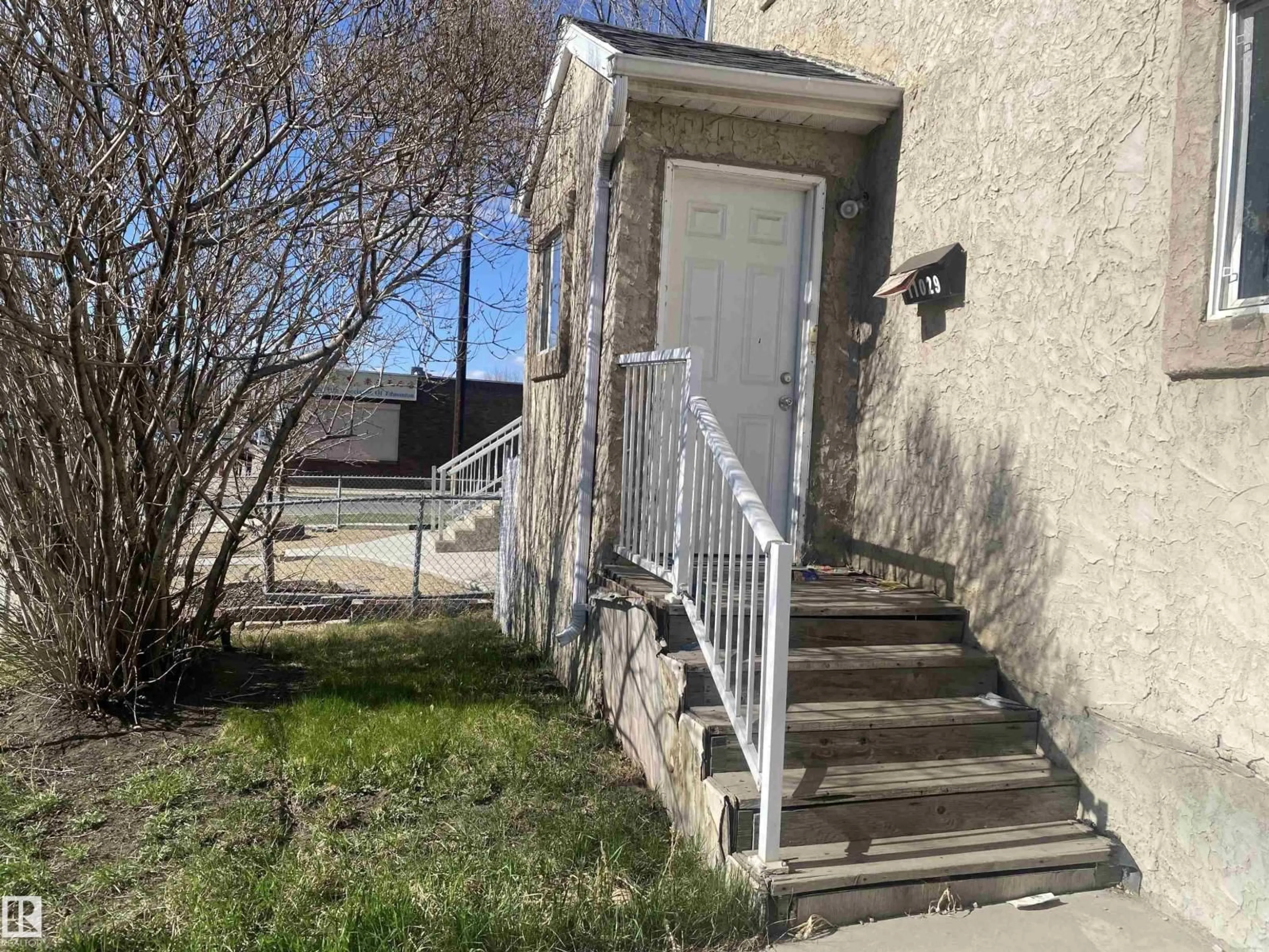 Unknown for 11029 95 ST, Edmonton Alberta T5H2E9