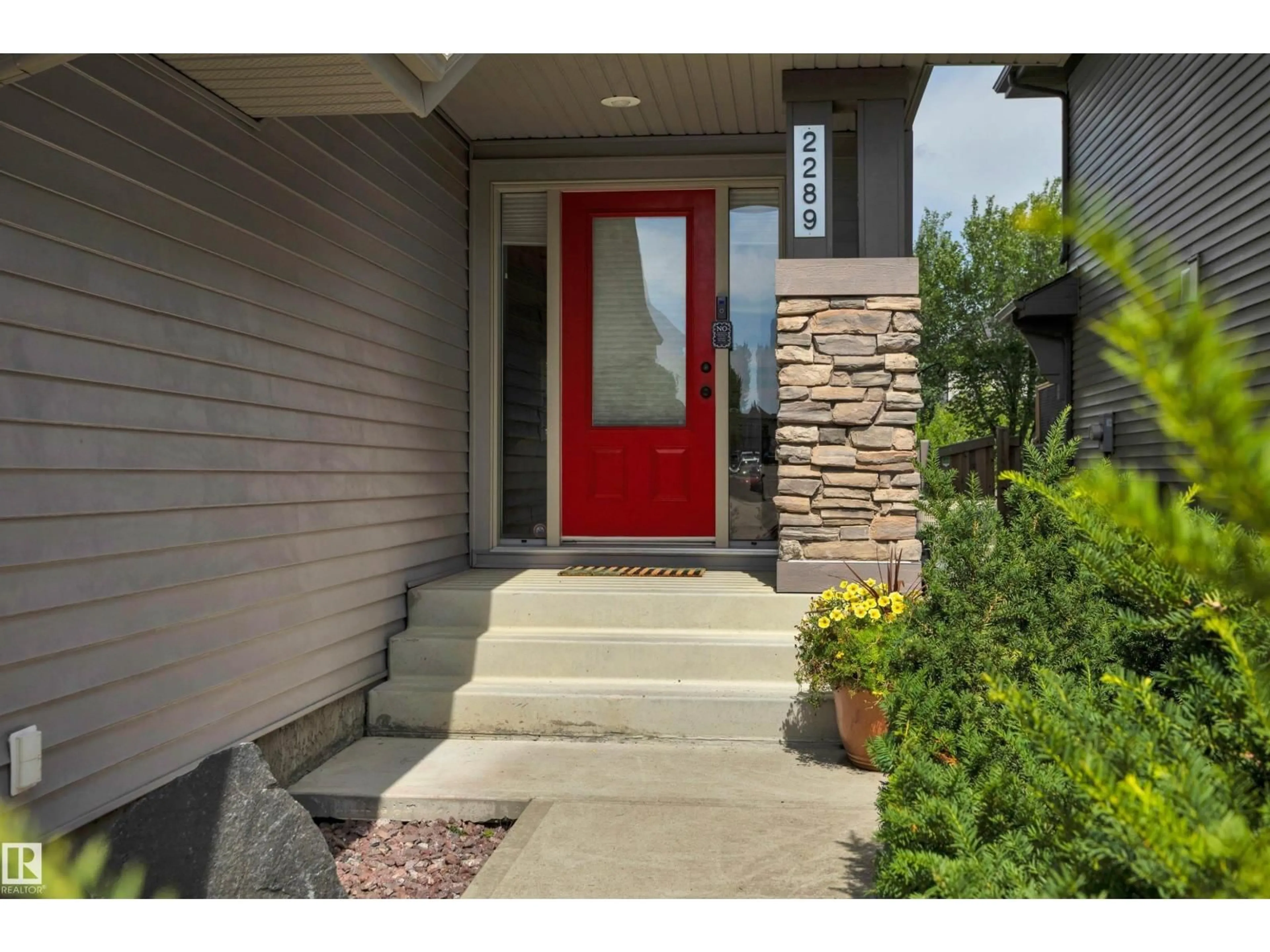 Indoor entryway for 2289 AUSTIN WY, Edmonton Alberta T6W0L5