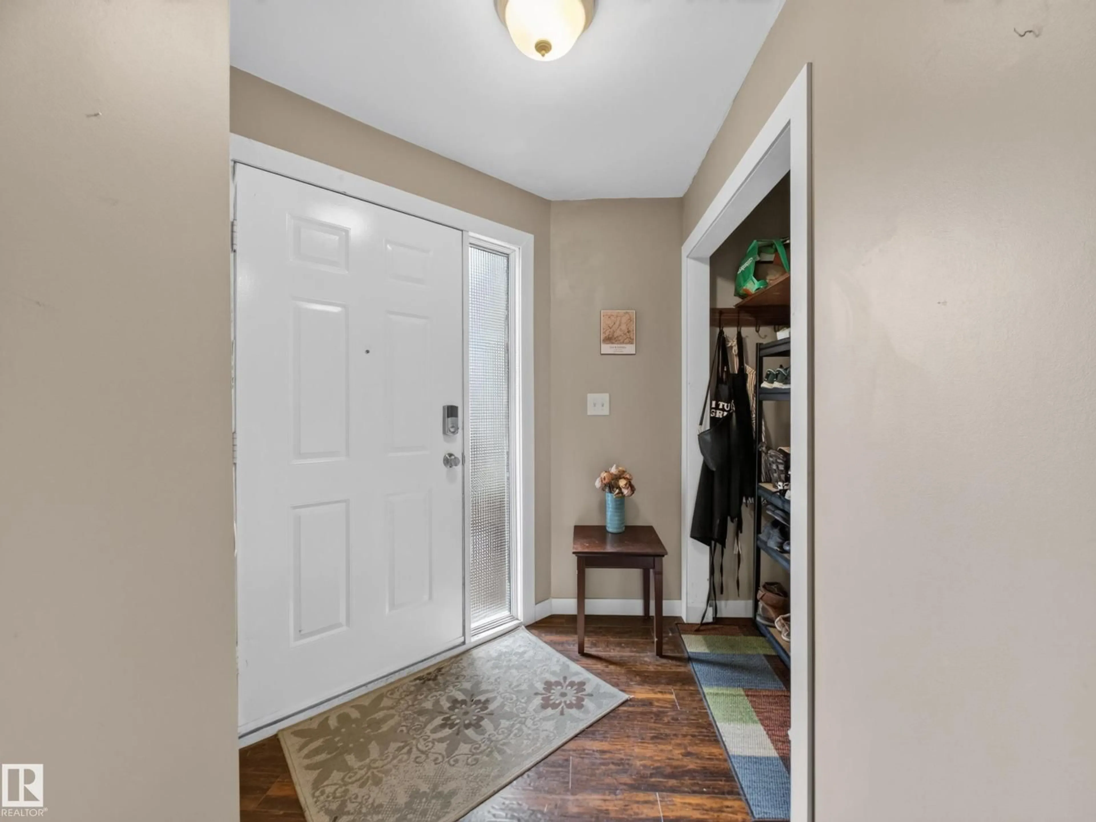 Indoor entryway for NW - 3503 42A AV, Edmonton Alberta T6L4C6