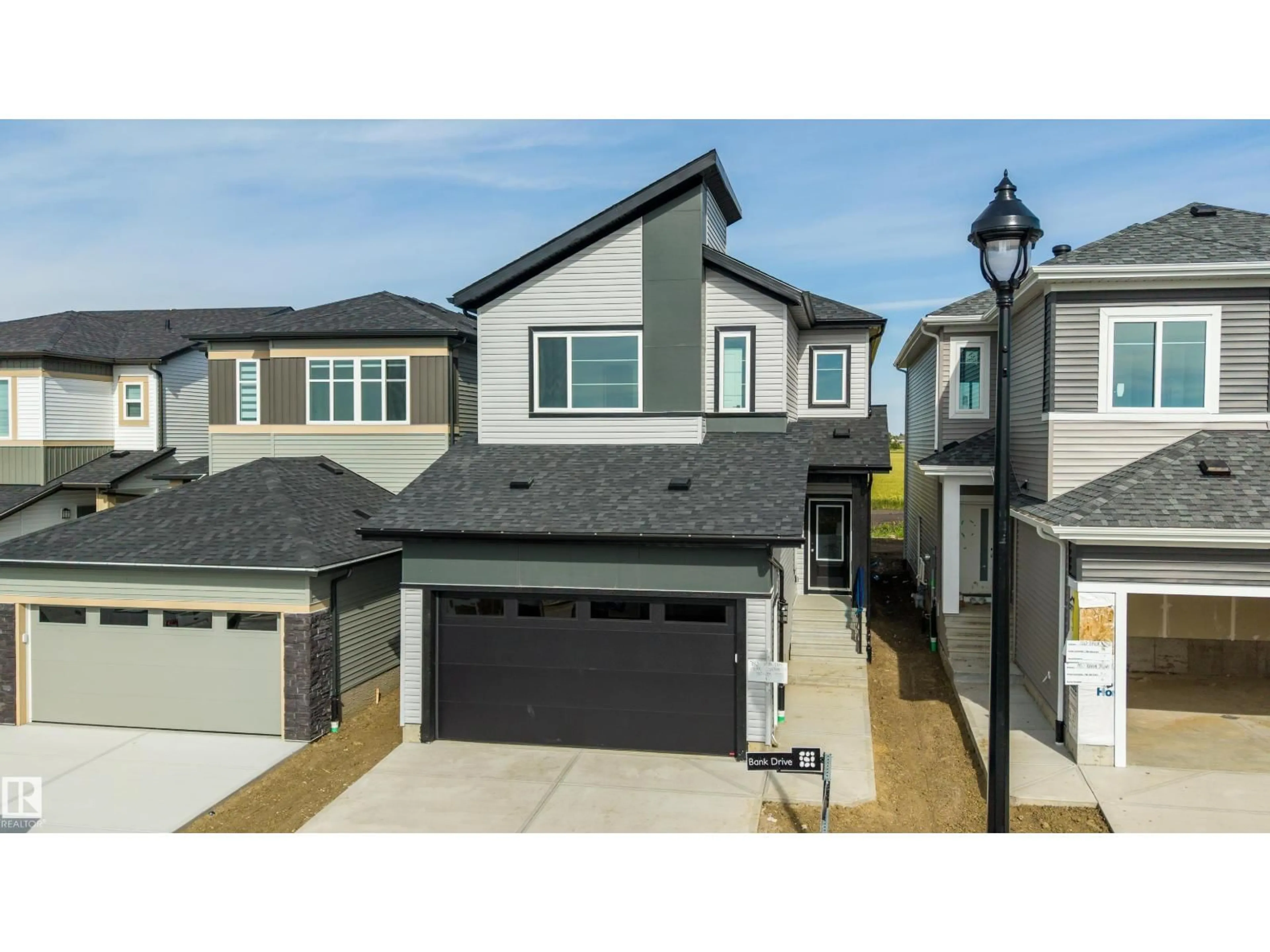 A pic from outside/outdoor area/front of a property/back of a property/a pic from drone, street for 782 BANK DR, Leduc Alberta T9E1G2