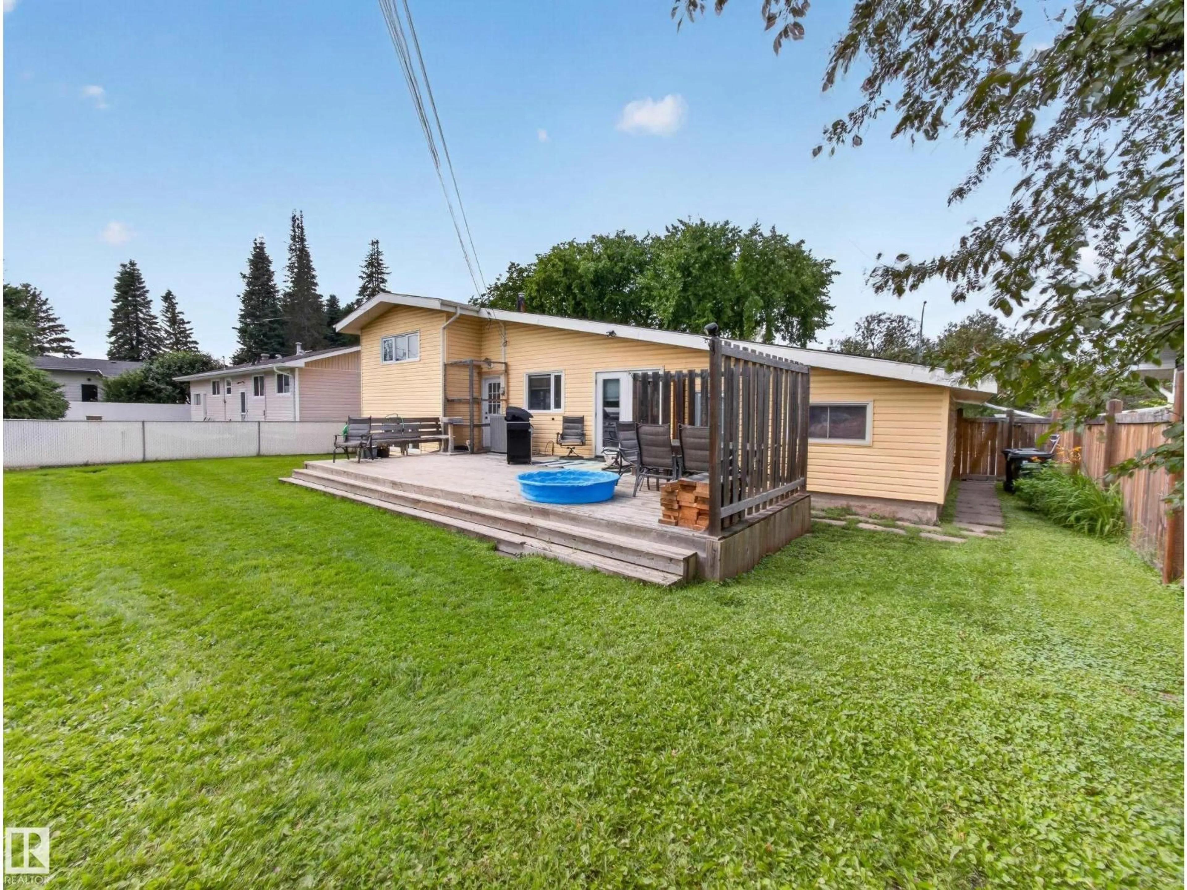 Patio, unknown for 154 PINE ST, Sherwood Park Alberta T8A1H1