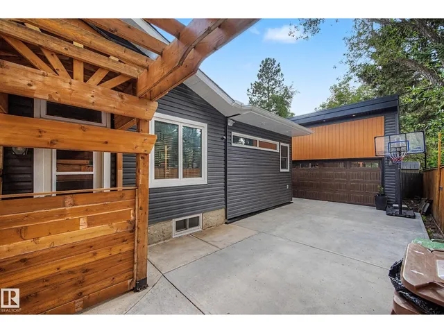 162 MISSION AV, St. Albert 2