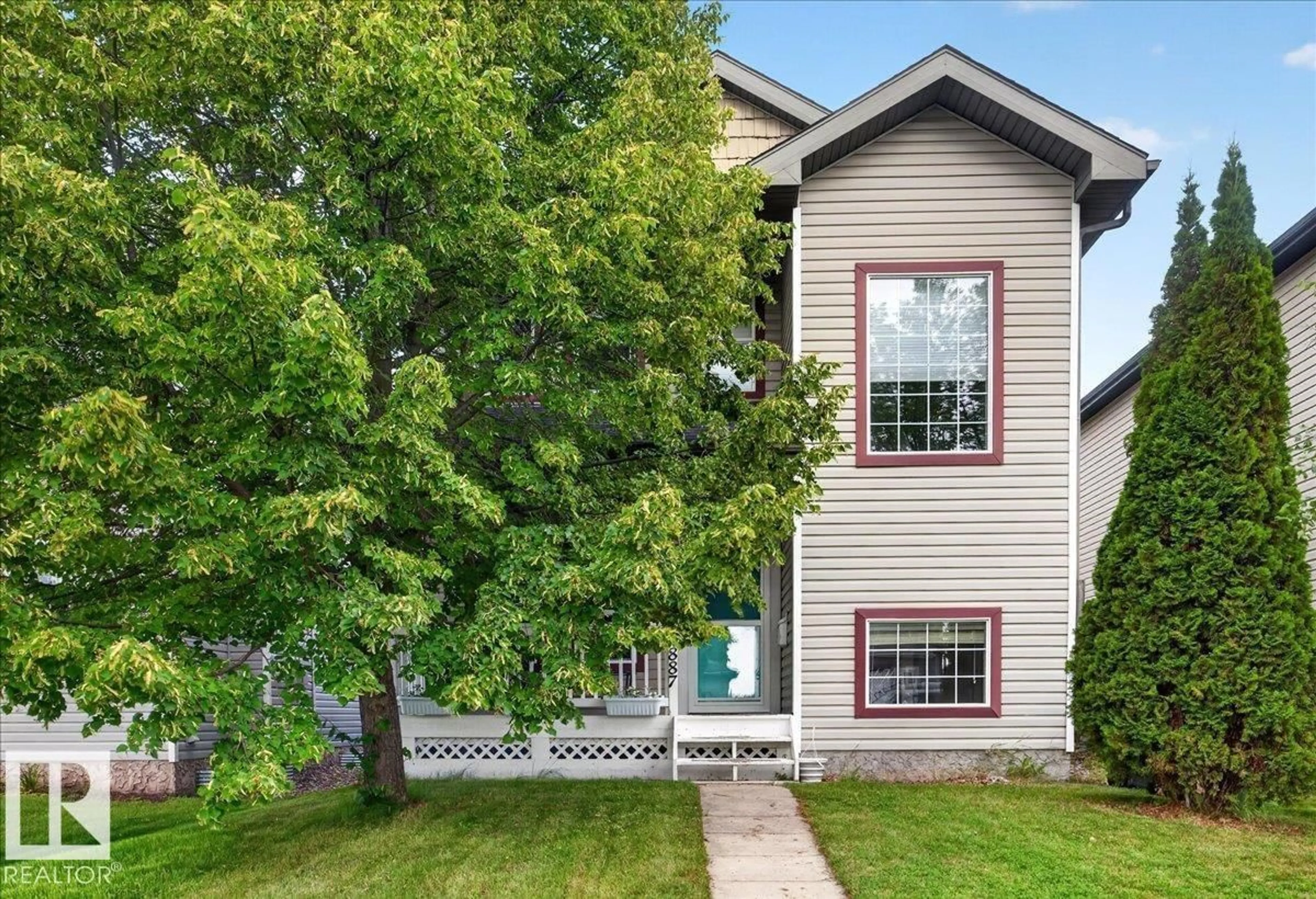Home with vinyl exterior material, street for 887 OAKLAND BV, Devon Alberta T9G2H5