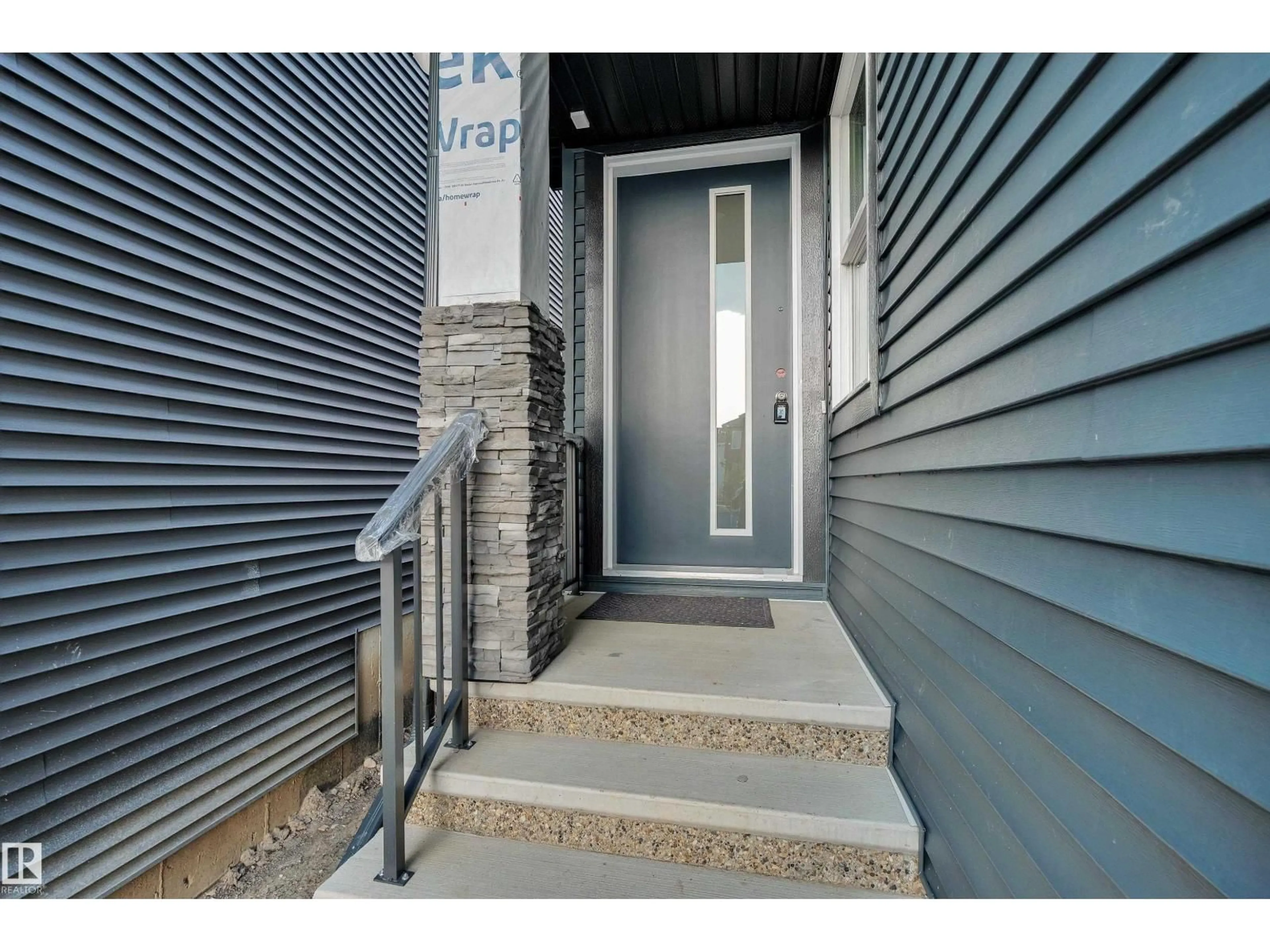 Indoor entryway for 4303 36 STREET, Beaumont Alberta T4X3G6