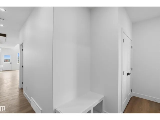 NE - 723 158 AV, Edmonton 5