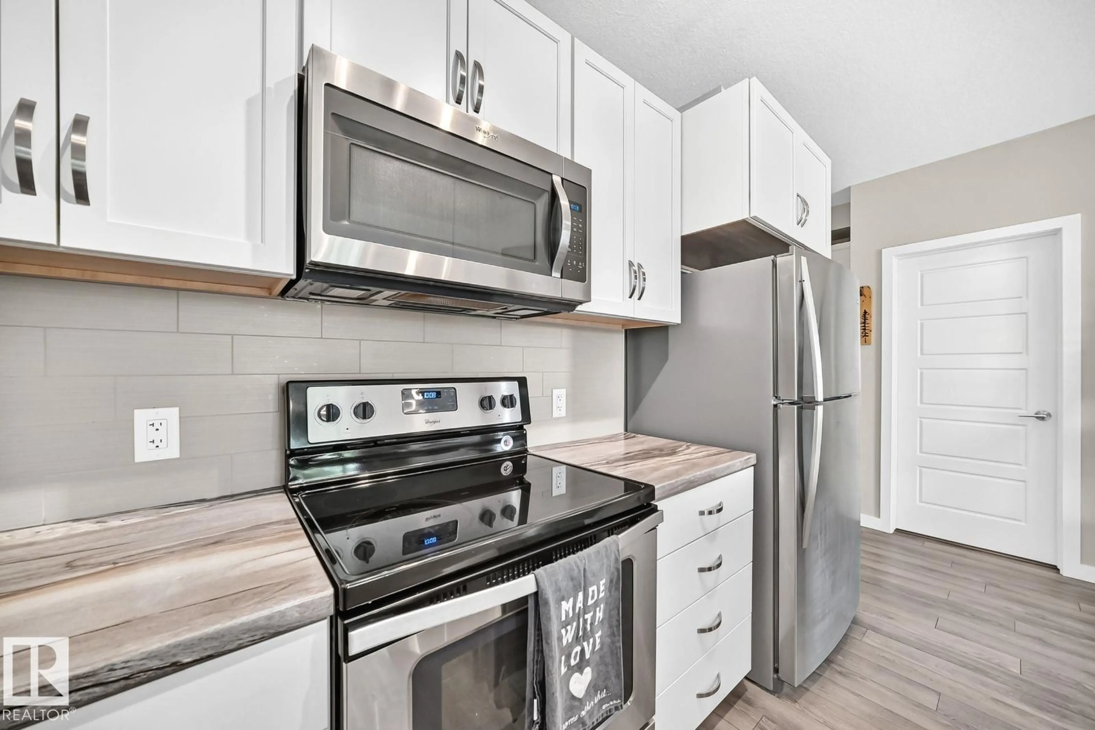 Standard kitchen, unknown for 238 - 1008 ROSENTHAL BV, Edmonton Alberta T5T7J4