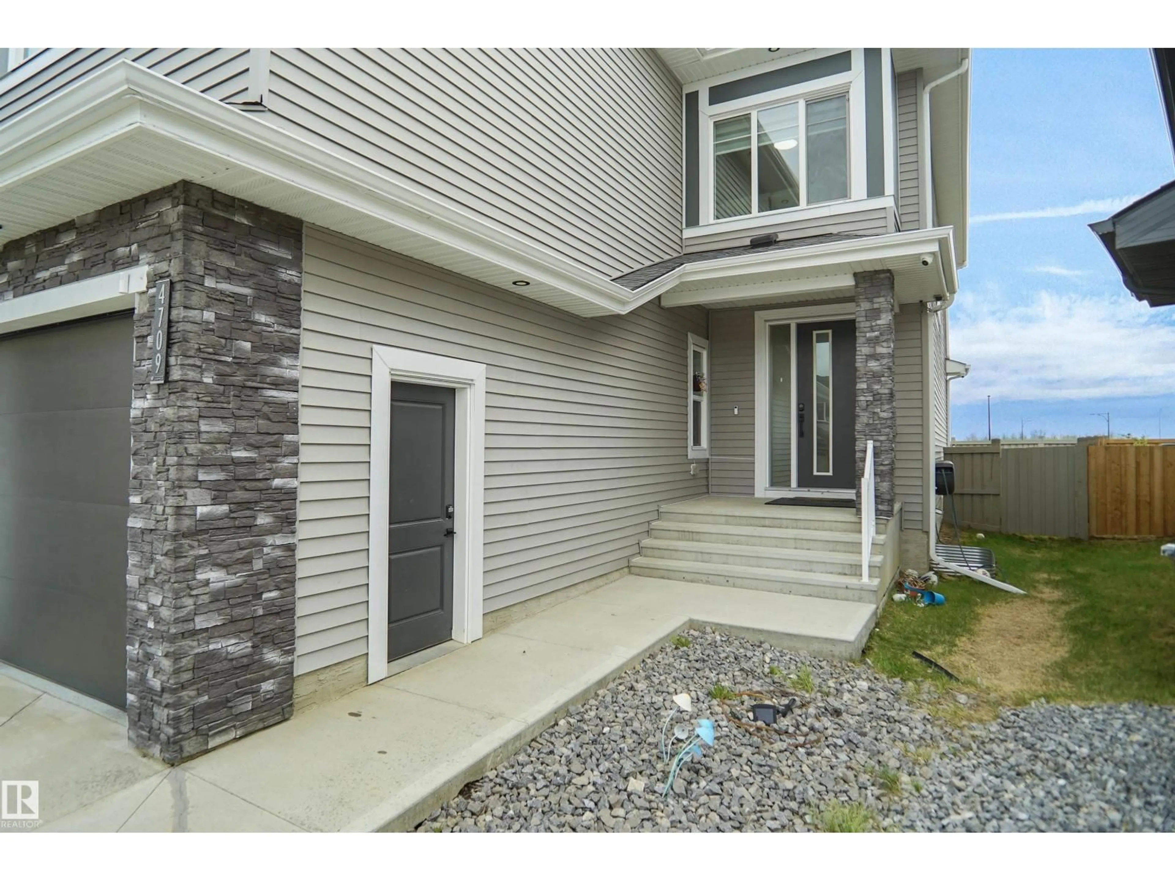 Unknown for SW - 4709 CHARLES BAY BA, Edmonton Alberta T6W3H1