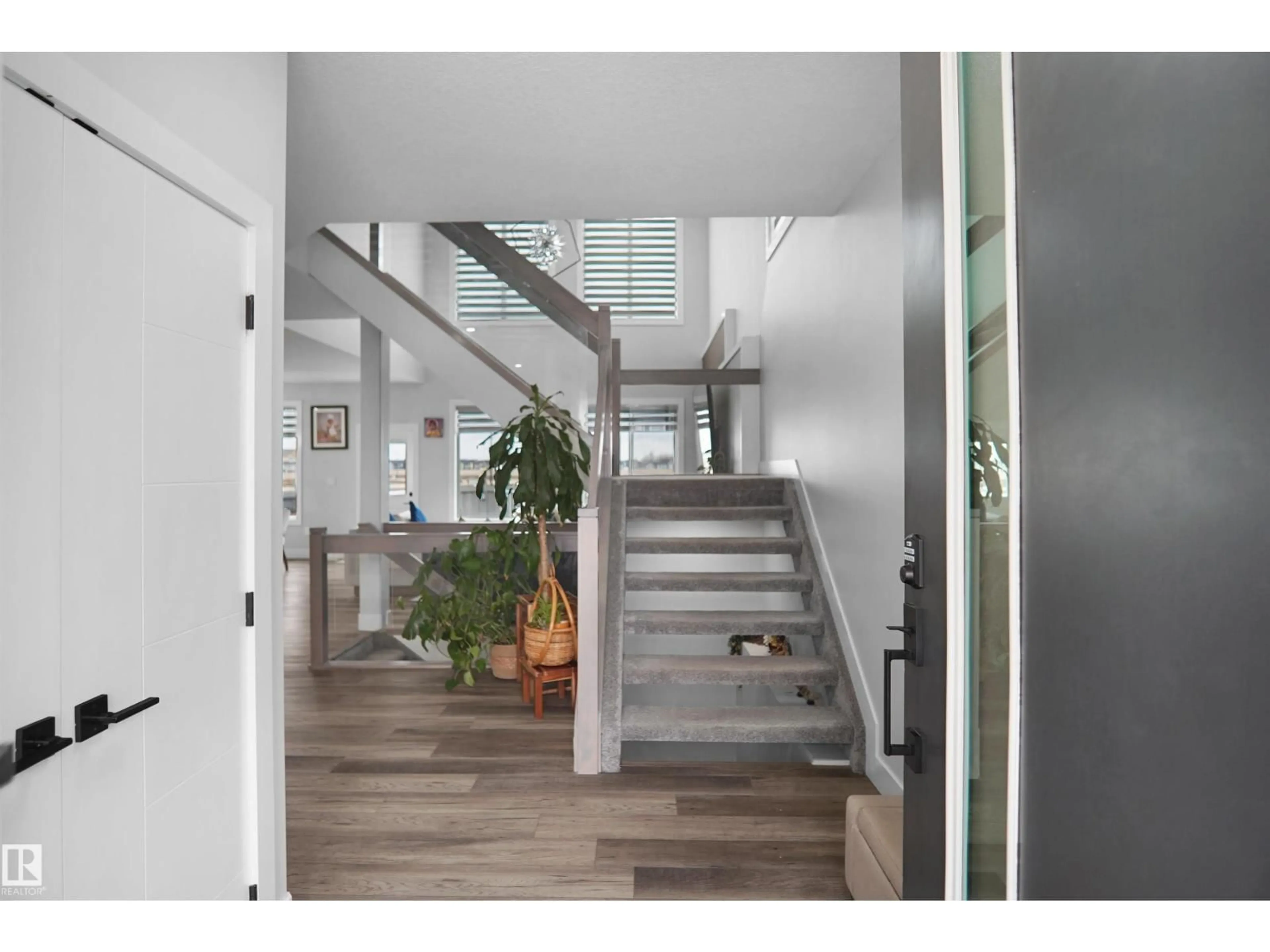 Indoor entryway for SW - 4709 CHARLES BAY BA, Edmonton Alberta T6W3H1
