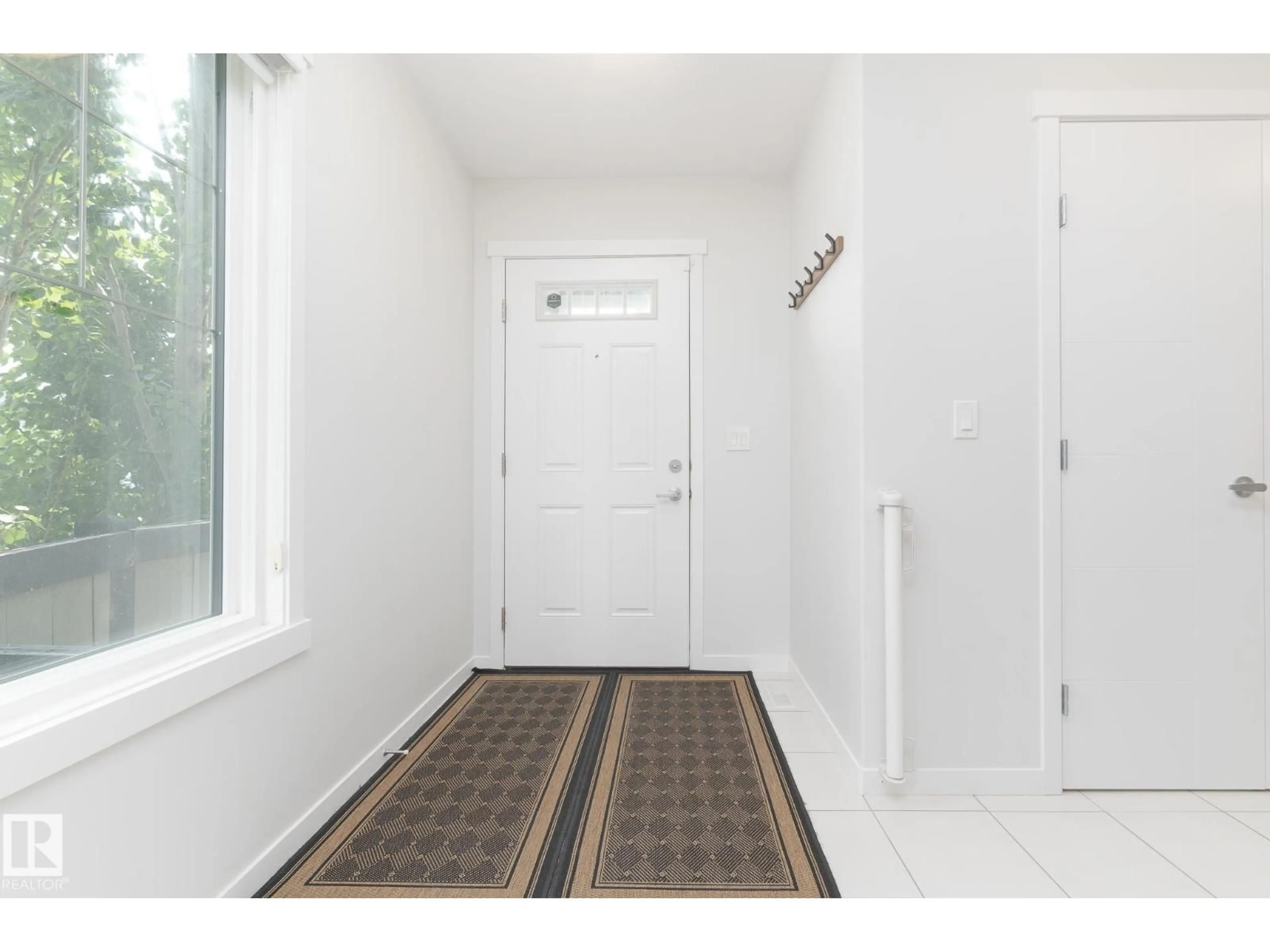 Indoor entryway for 1757 WESTERRA LO, Stony Plain Alberta T7Z0K9