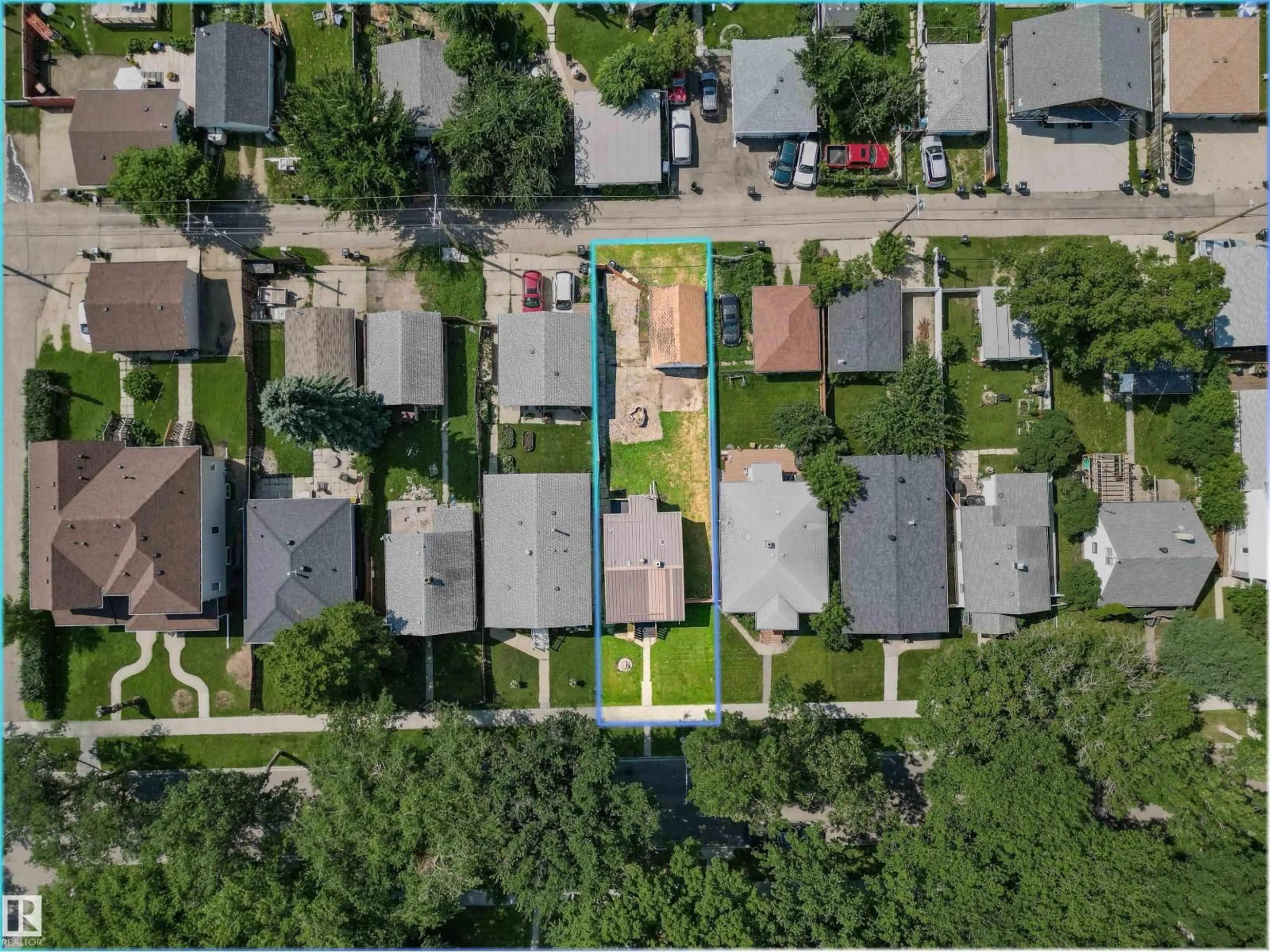 A pic from outside/outdoor area/front of a property/back of a property/a pic from drone, street for NW - 12014 58 ST, Edmonton Alberta T5W3X3