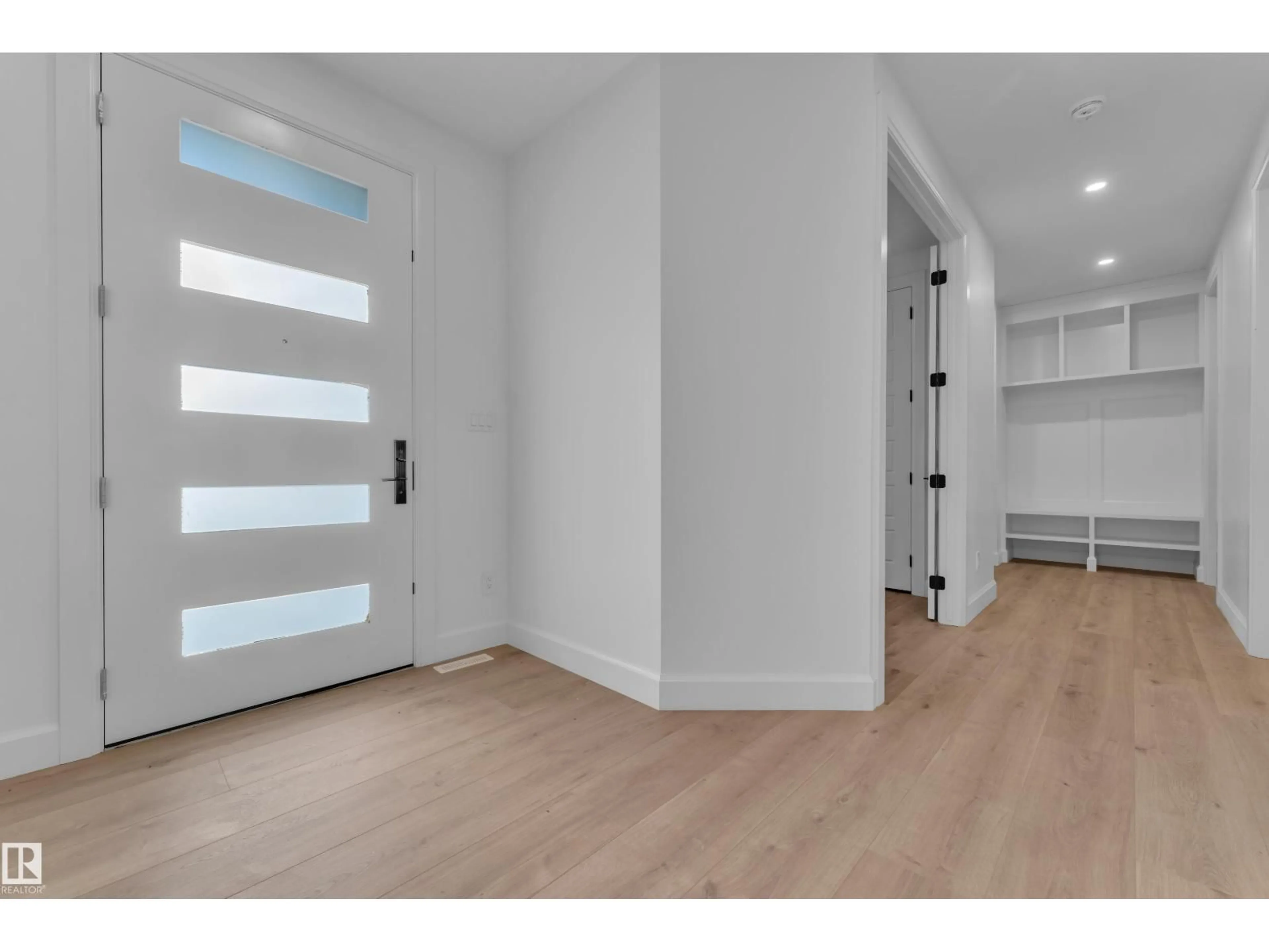 Indoor entryway for 51 MEADOWGROVE LANE, Spruce Grove Alberta T7X0W2