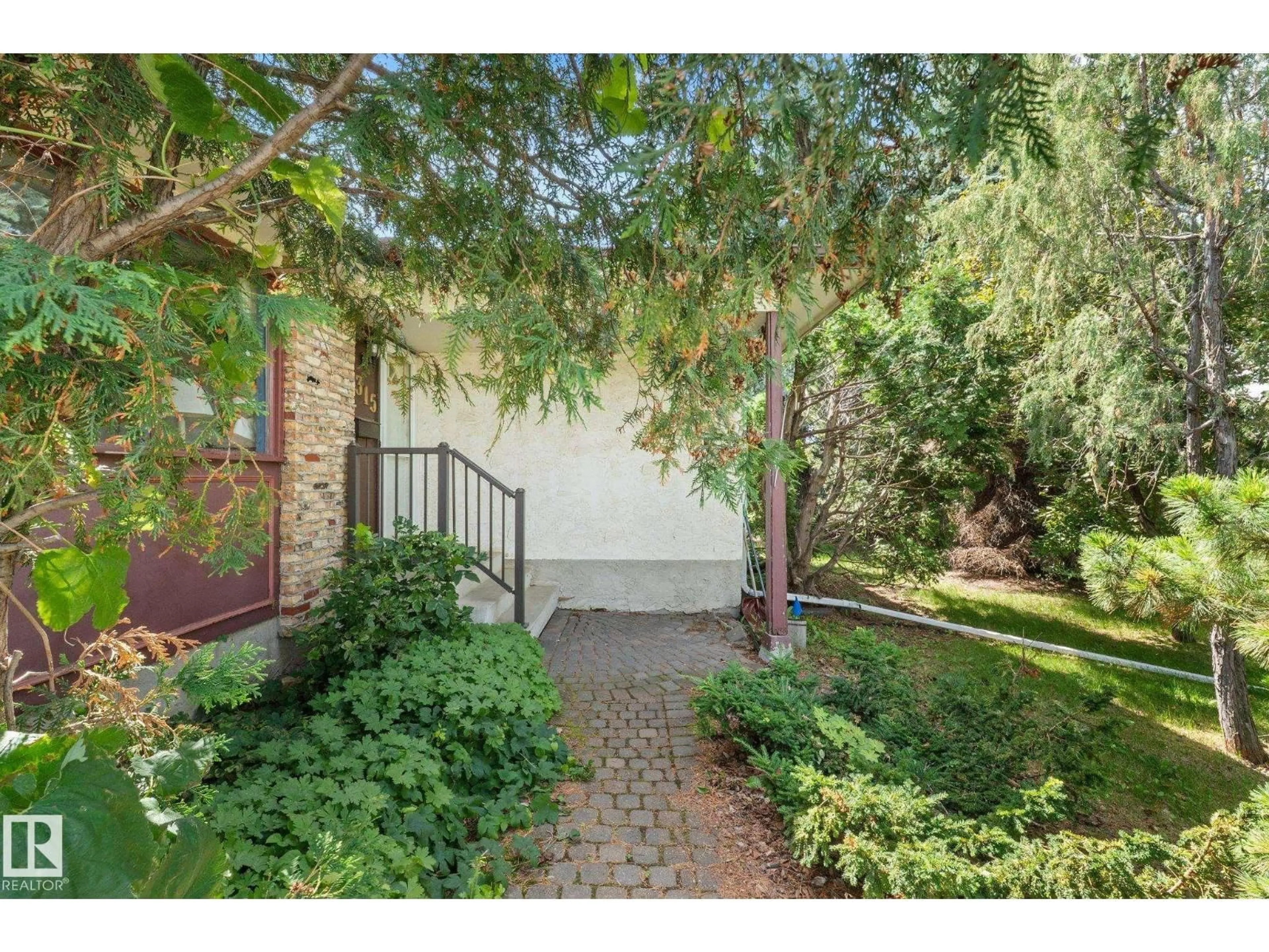 Unknown for 1315 69 ST, Edmonton Alberta T6K3K5