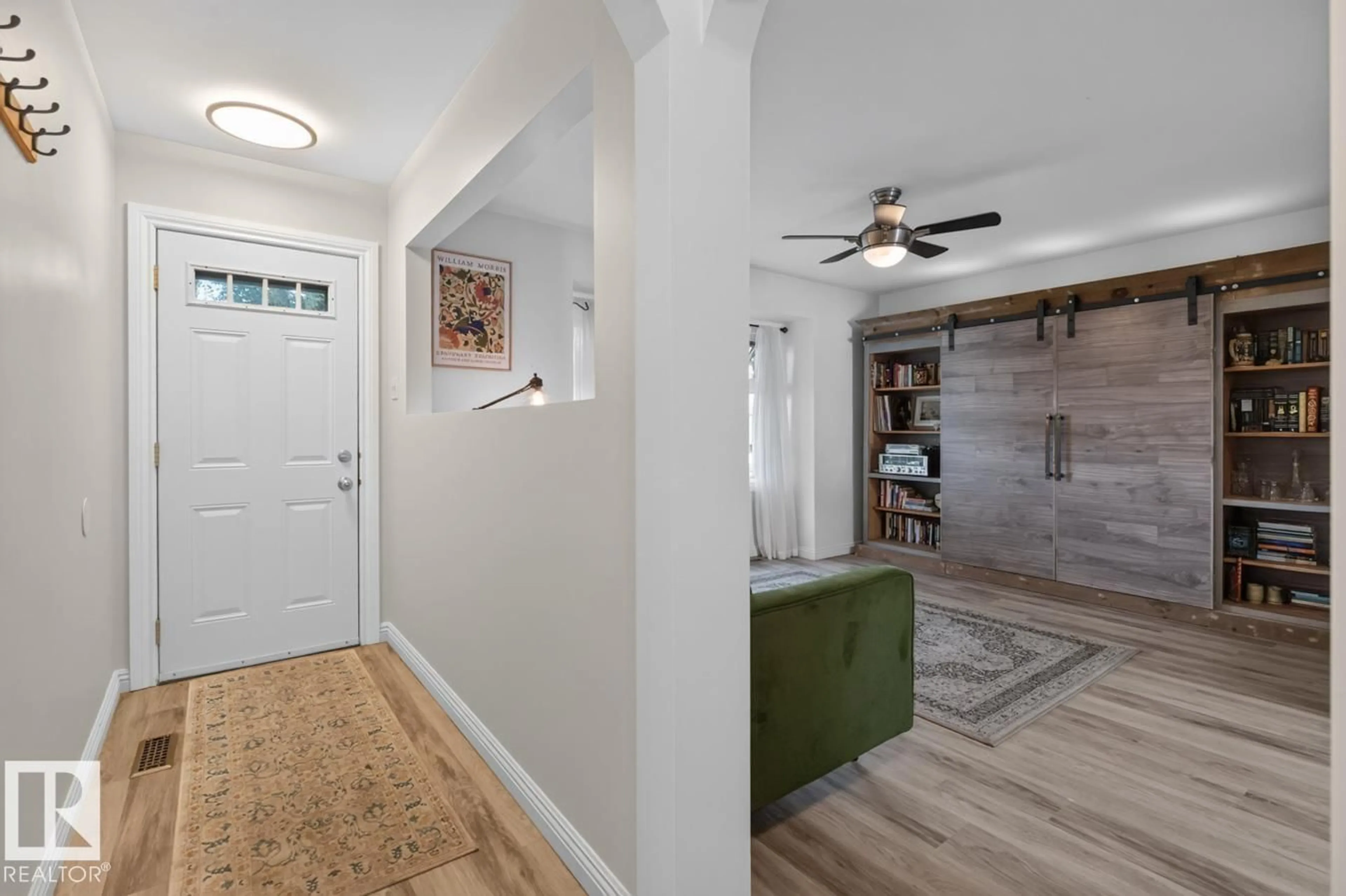 Indoor entryway for 11834 59 ST, Edmonton Alberta T5W3X7