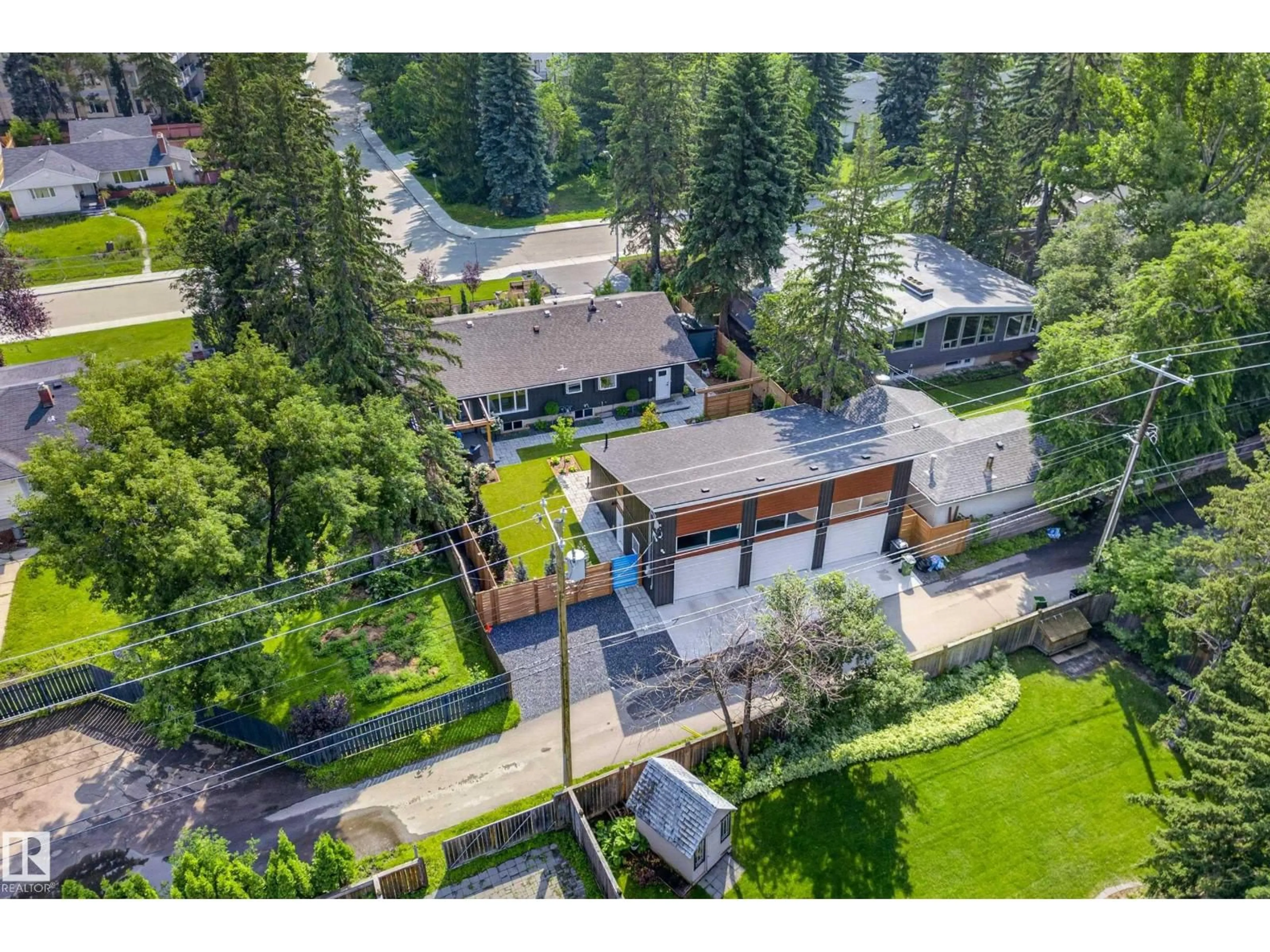 A pic from outside/outdoor area/front of a property/back of a property/a pic from drone, unknown for NW - 7828 119 ST, Edmonton Alberta T6G2L4