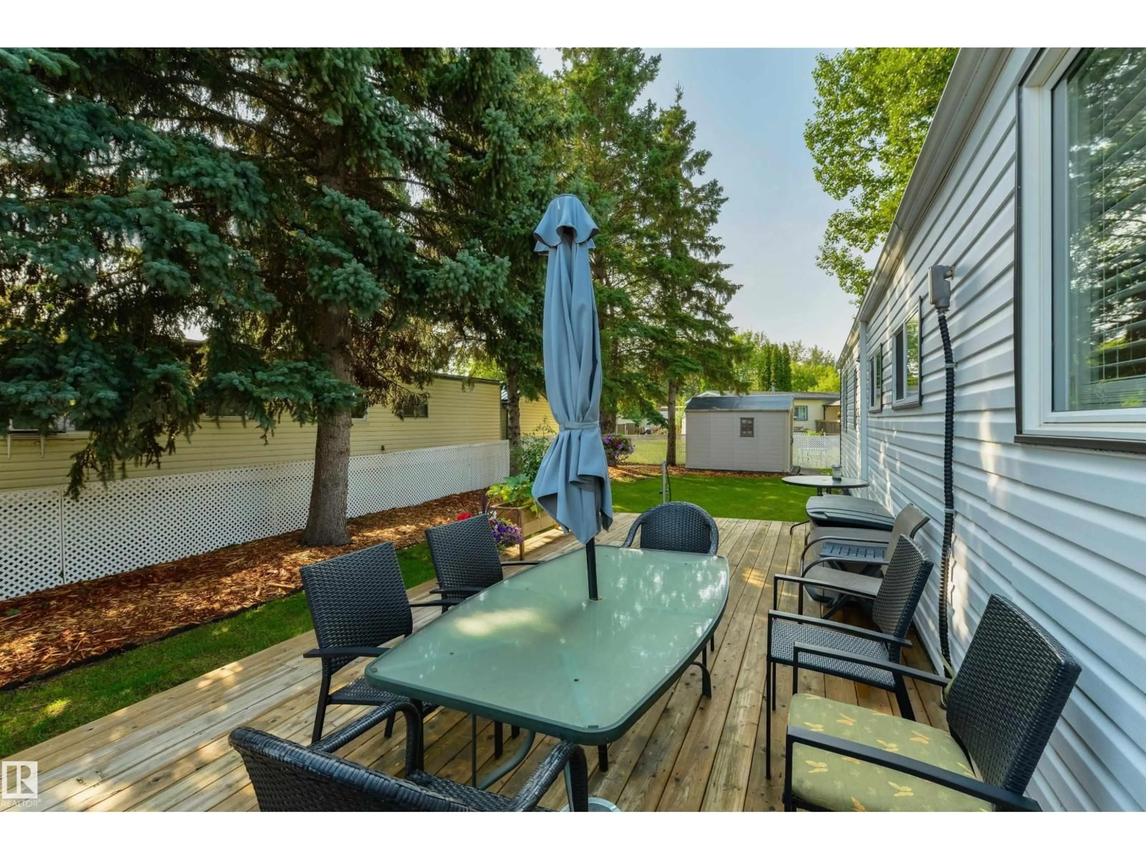 Patio, water/lake/river/ocean view for 13 THE PARKWAY NW, Edmonton Alberta T6P1C8
