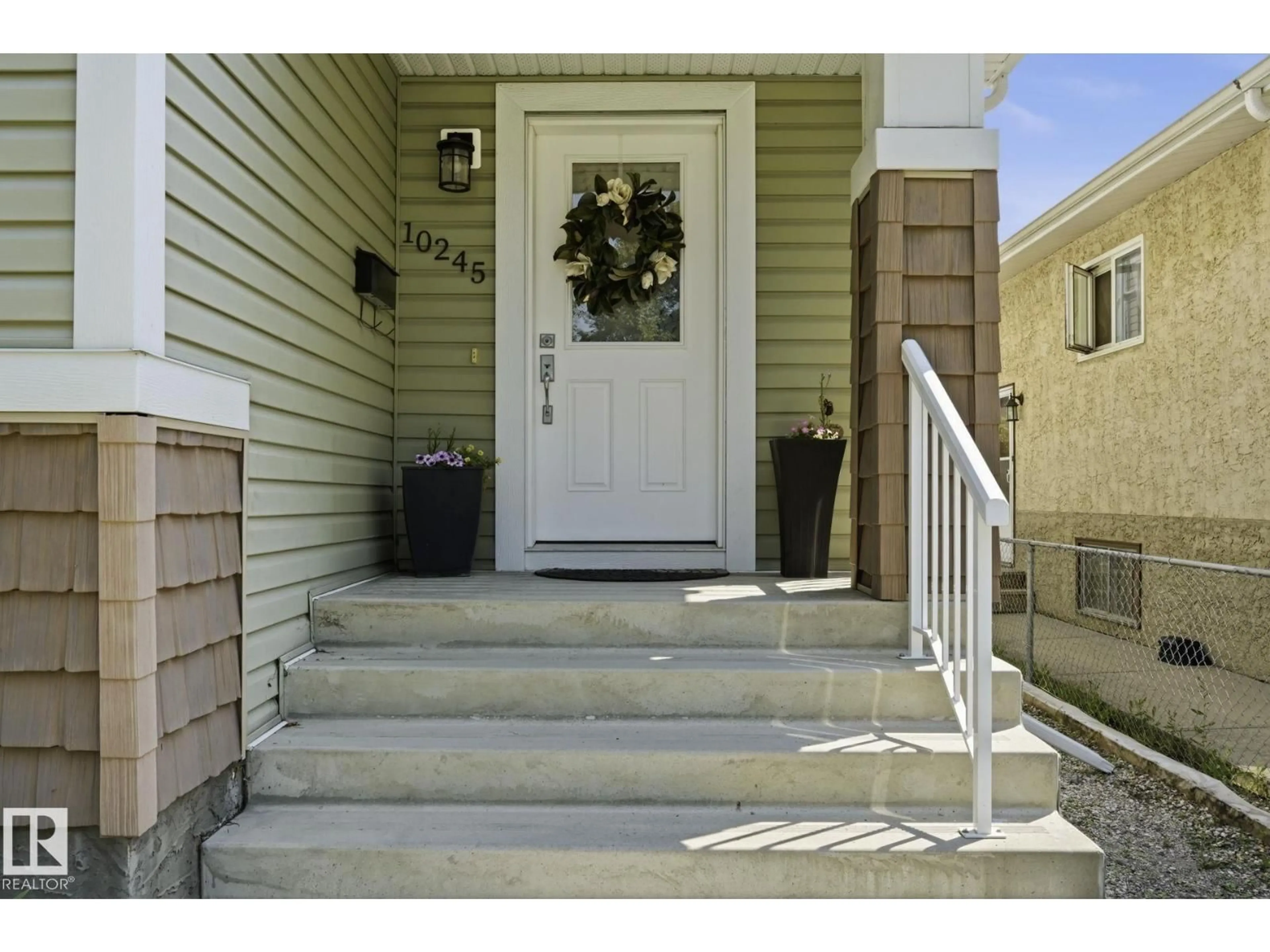 Indoor entryway for NW - 10245 152 ST, Edmonton Alberta T5P1Y3