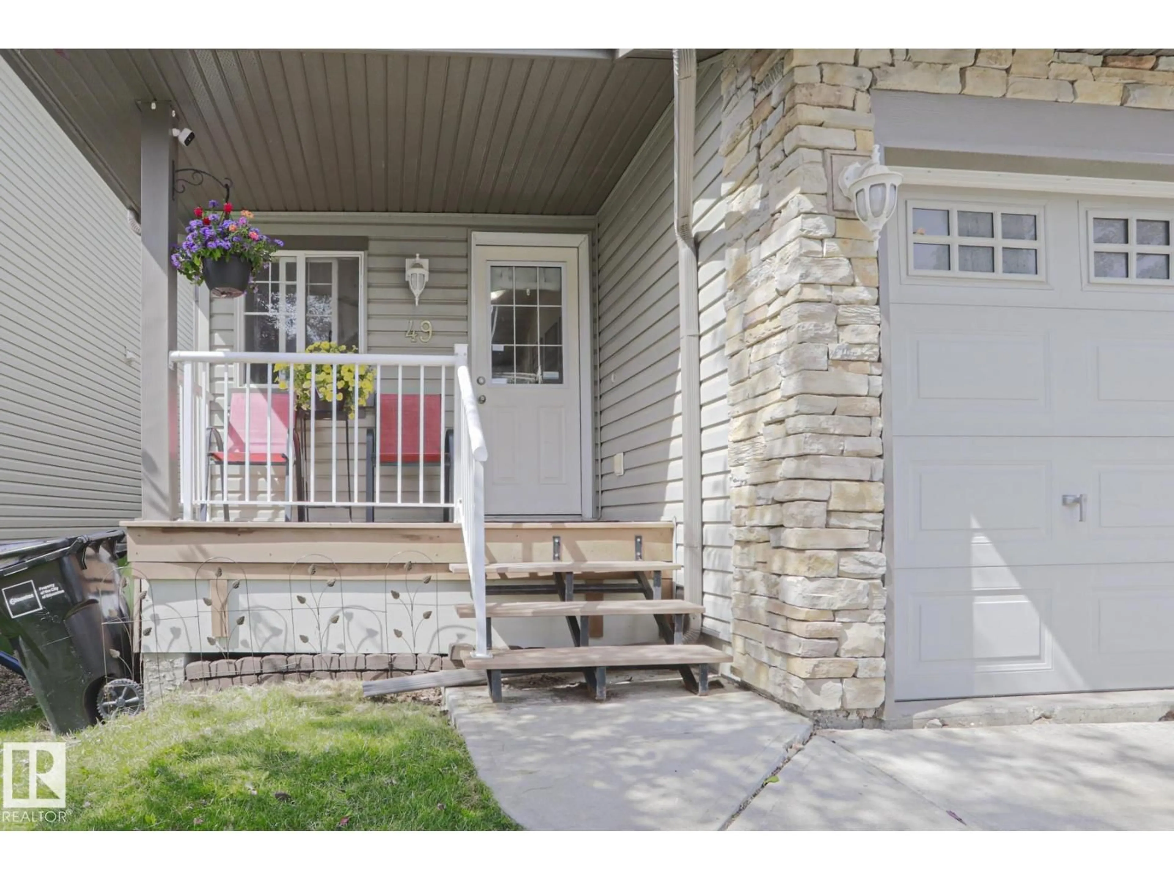 Indoor entryway for 6304 - 49 SANDIN WY, Edmonton Alberta T6R0J8