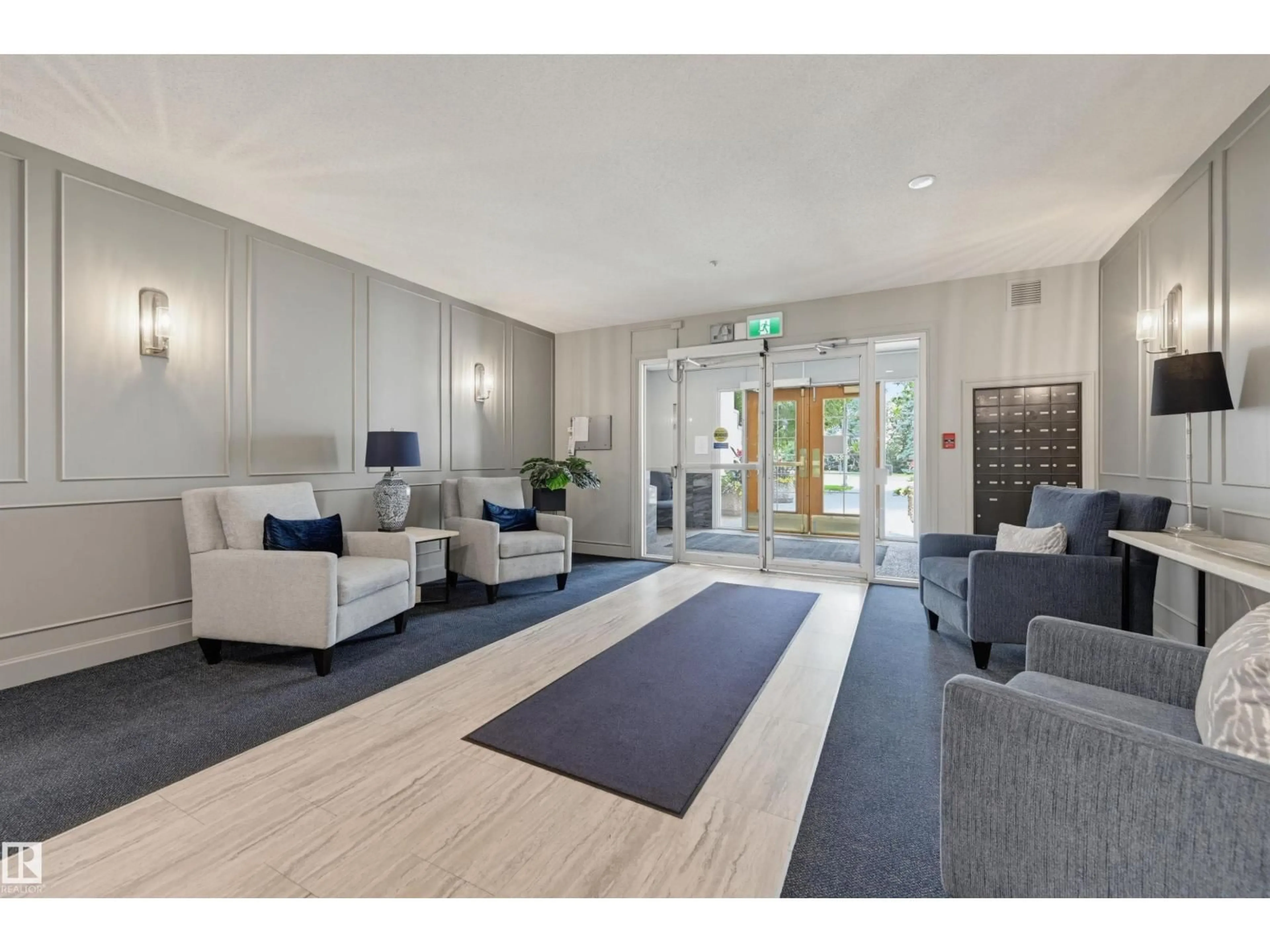Indoor foyer for #108 - 11650 79 AV, Edmonton Alberta T6G0P7