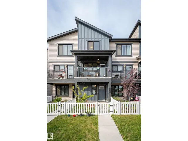 1172 ASTER BOULEVARD, Edmonton 4