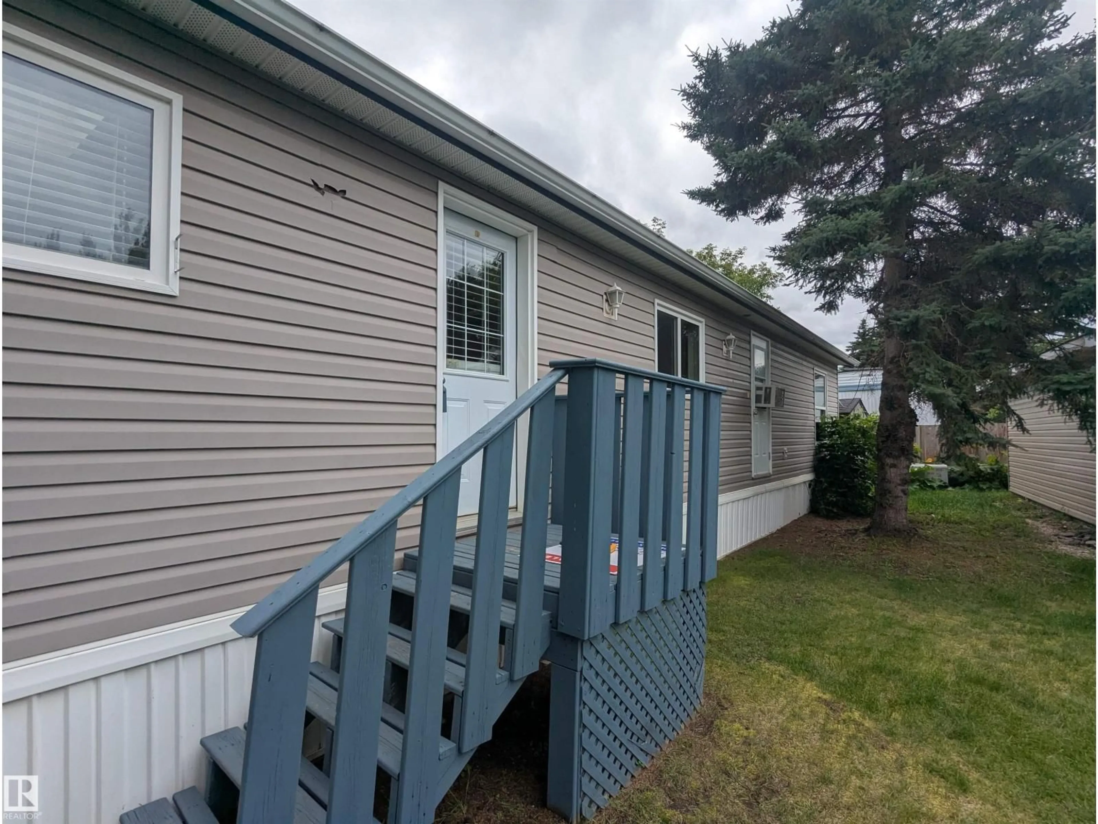 Home with vinyl exterior material, street for NW - 9 WEST VIEW BV, Edmonton Alberta T5S1T5