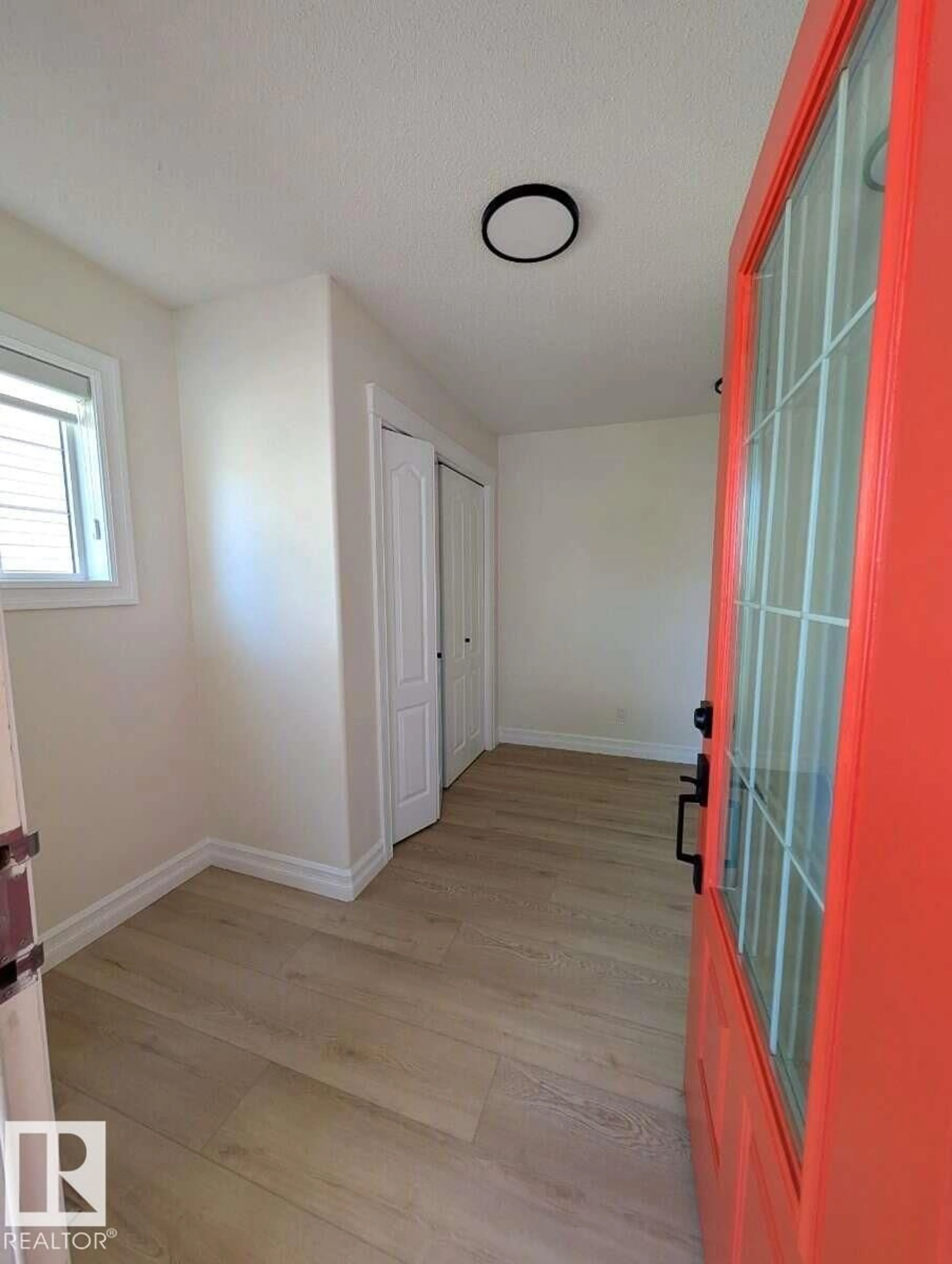 Indoor entryway for 1236 WESTERRA CR, Stony Plain Alberta T7Z0B2