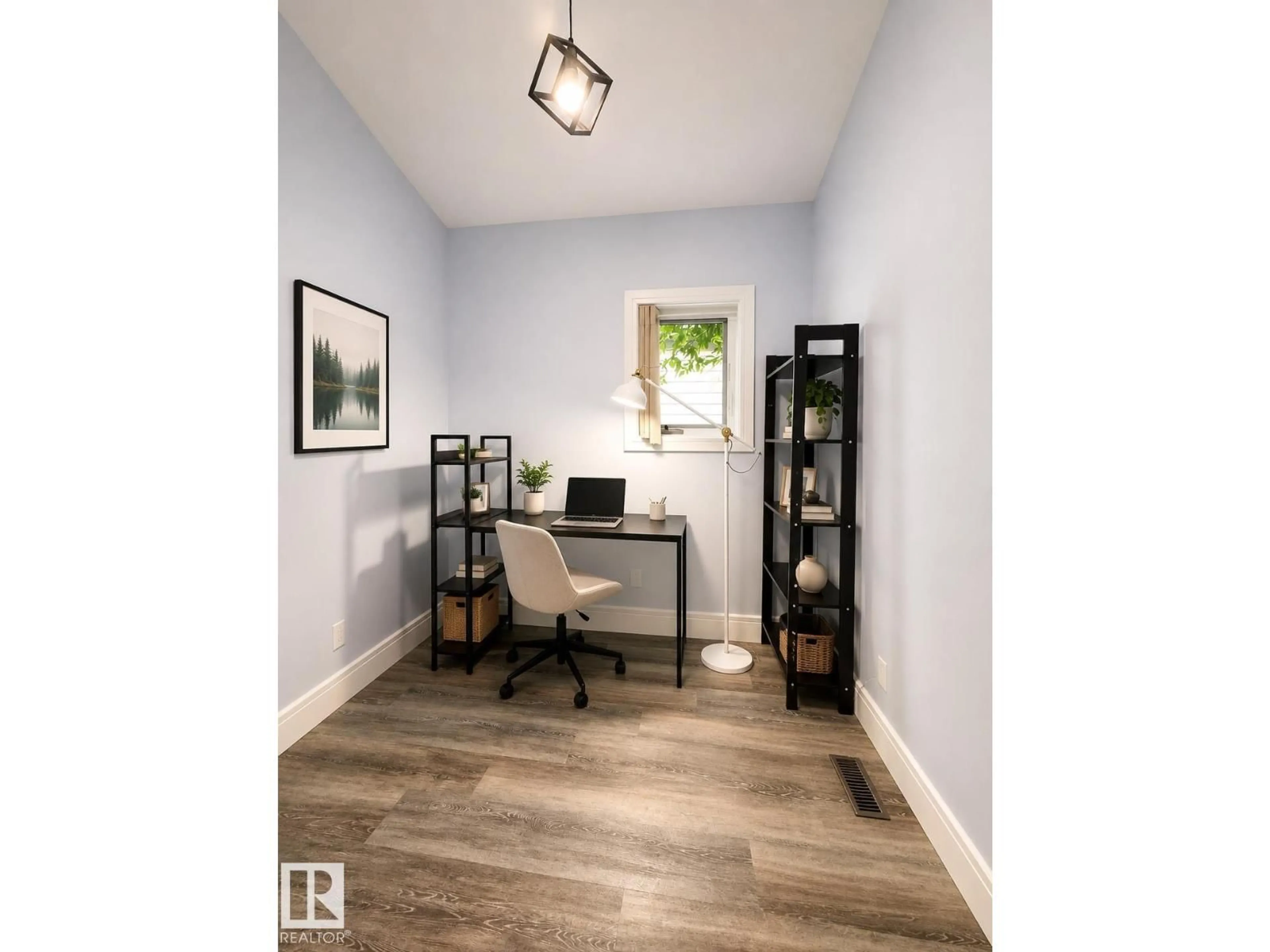 A pic of a room for 10934 80 AV, Edmonton Alberta T6G0R1