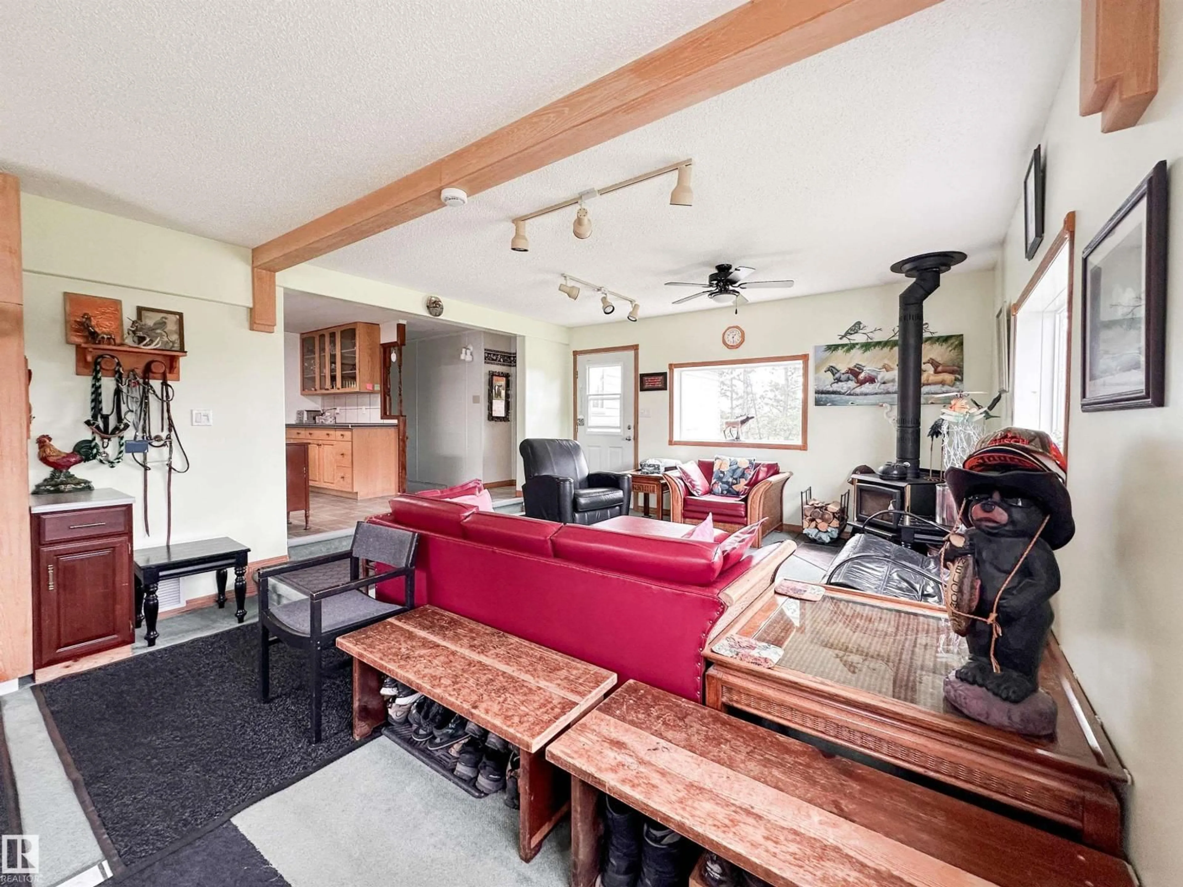 Living room with furniture, unknown for 55302 RGE ROAD 261, Rural Sturgeon County Alberta T8R0V6