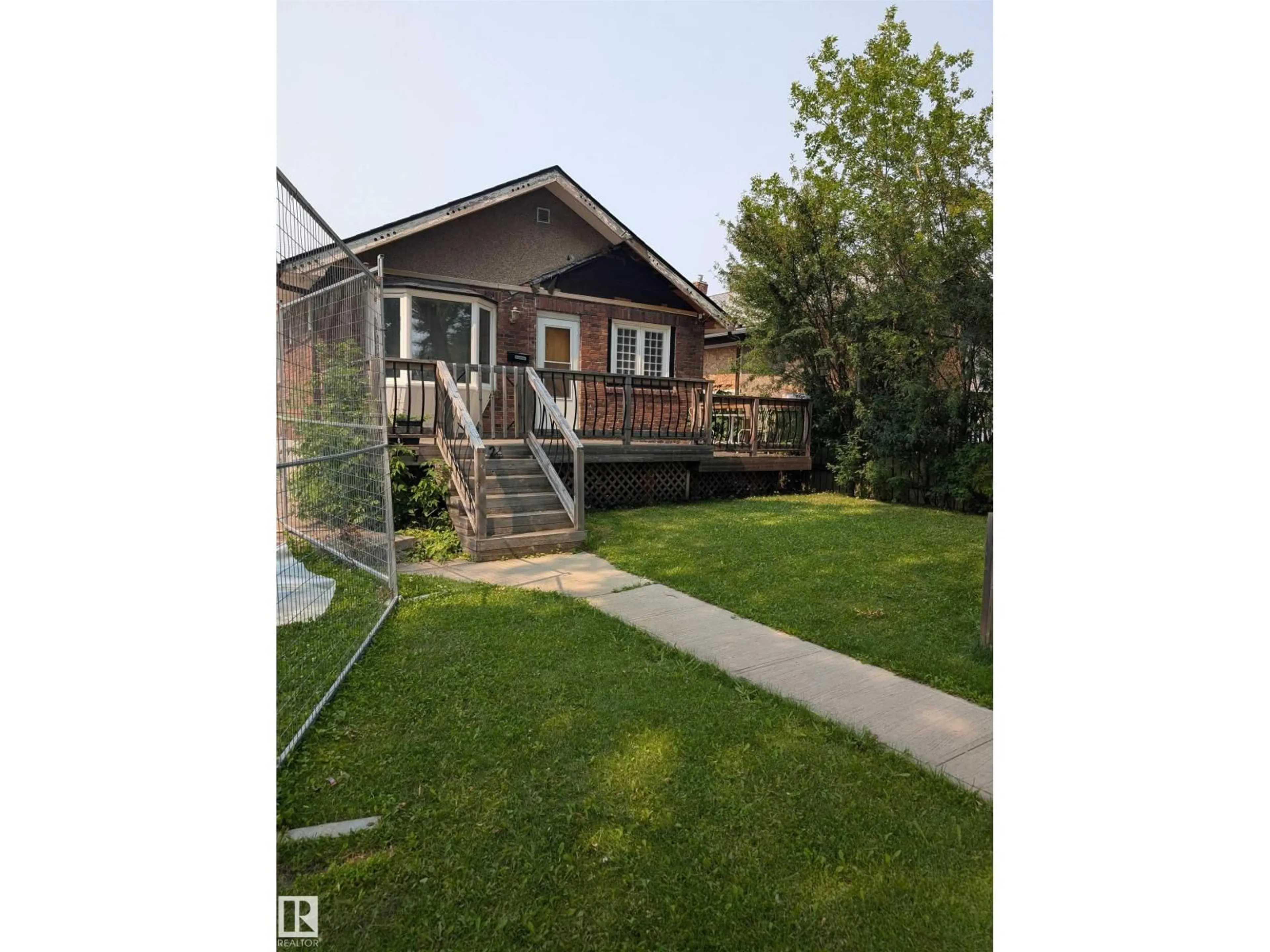 Unknown for NW - 11124 97 ST, Edmonton Alberta T5G1W8