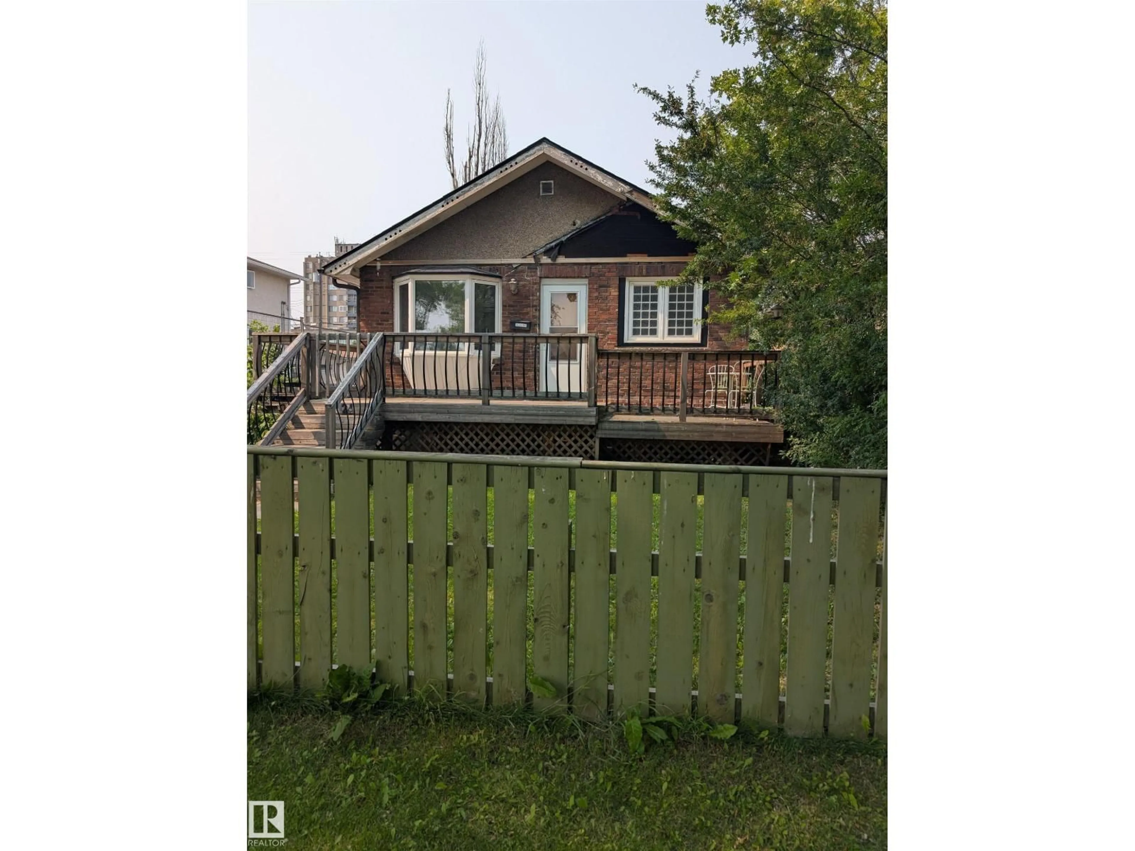 Shed for NW - 11124 97 ST, Edmonton Alberta T5G1W8