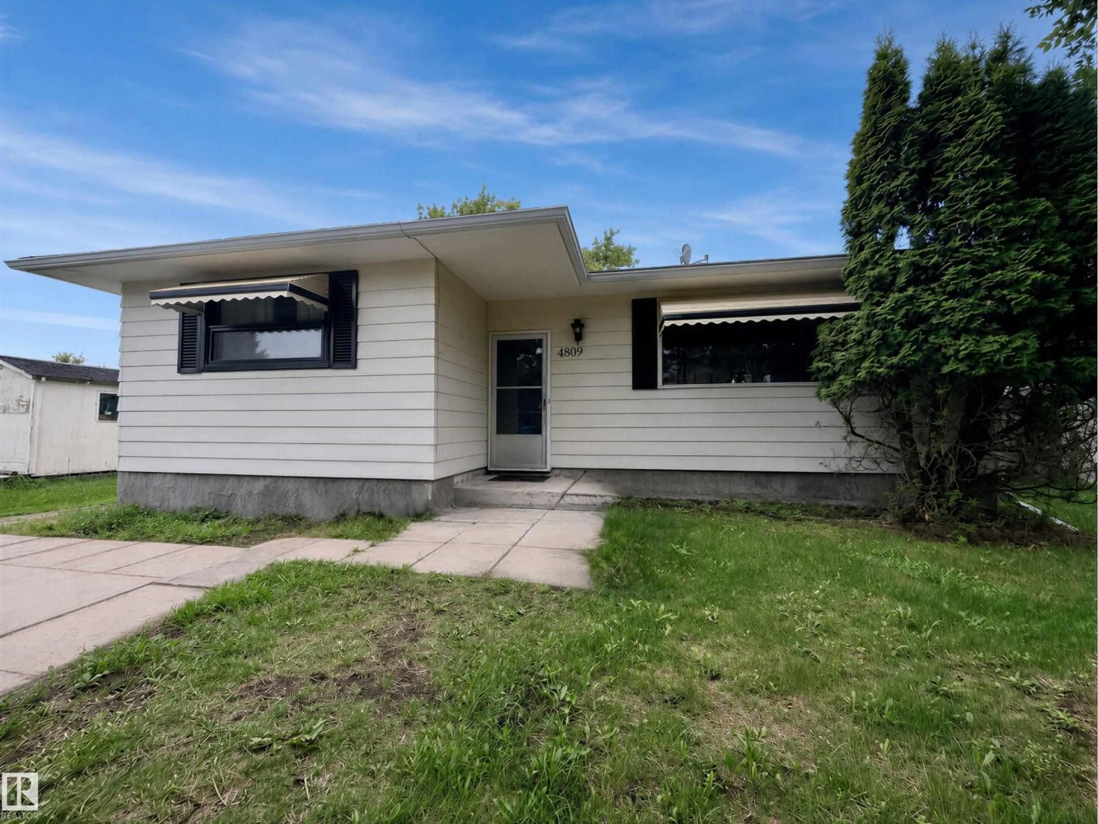 Home with vinyl exterior material, street for 4809 52 ST, Glendon Alberta T0A1P0