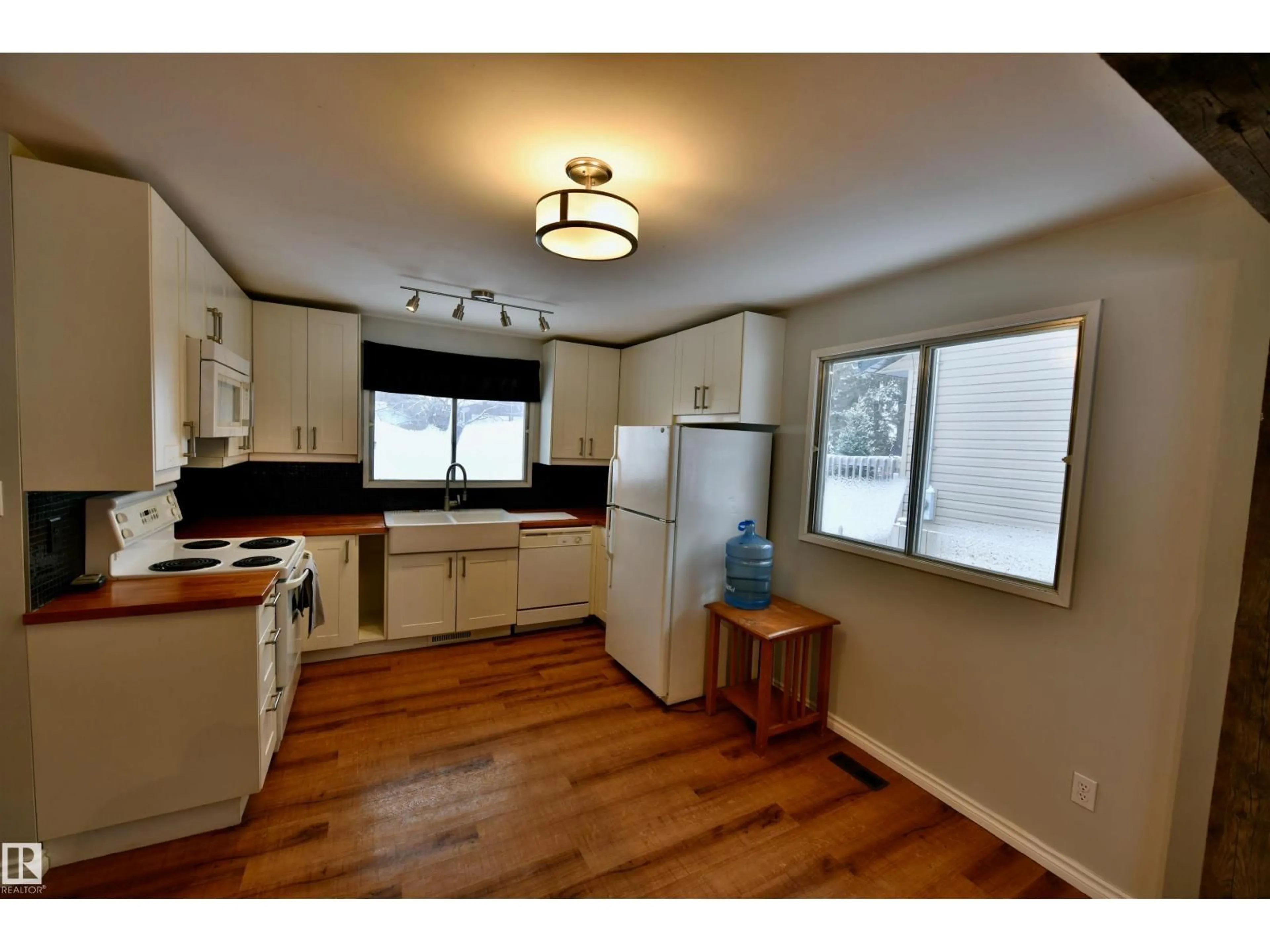 Standard kitchen, wood/laminate floor for 4809 52 ST, Glendon Alberta T0A1P0