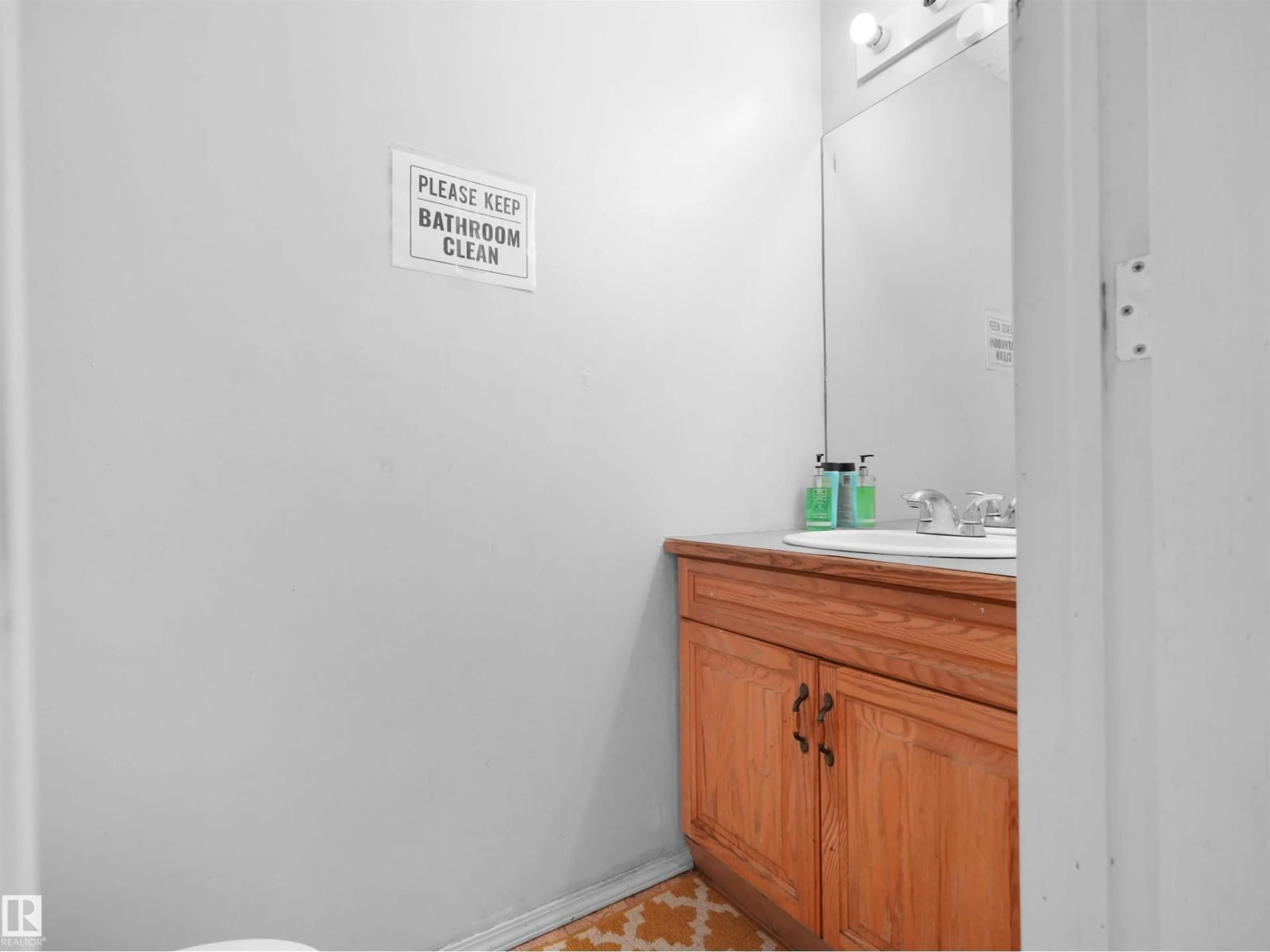 Standard bathroom, unknown for #9 - 16933 115 ST, Edmonton Alberta T5X6E3
