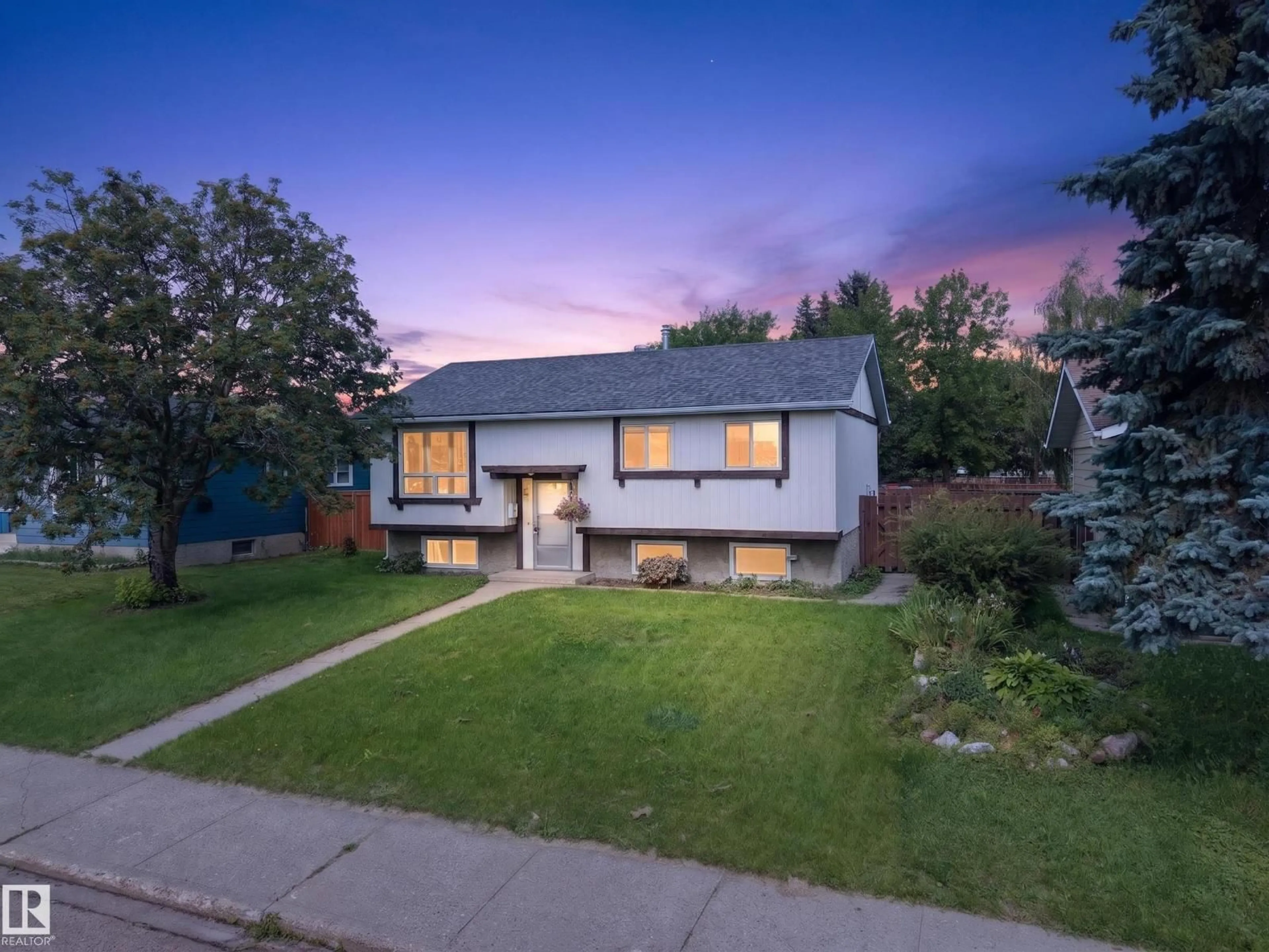 Unknown for 156 CLAREVIEW RD, Edmonton Alberta T5A3Y3