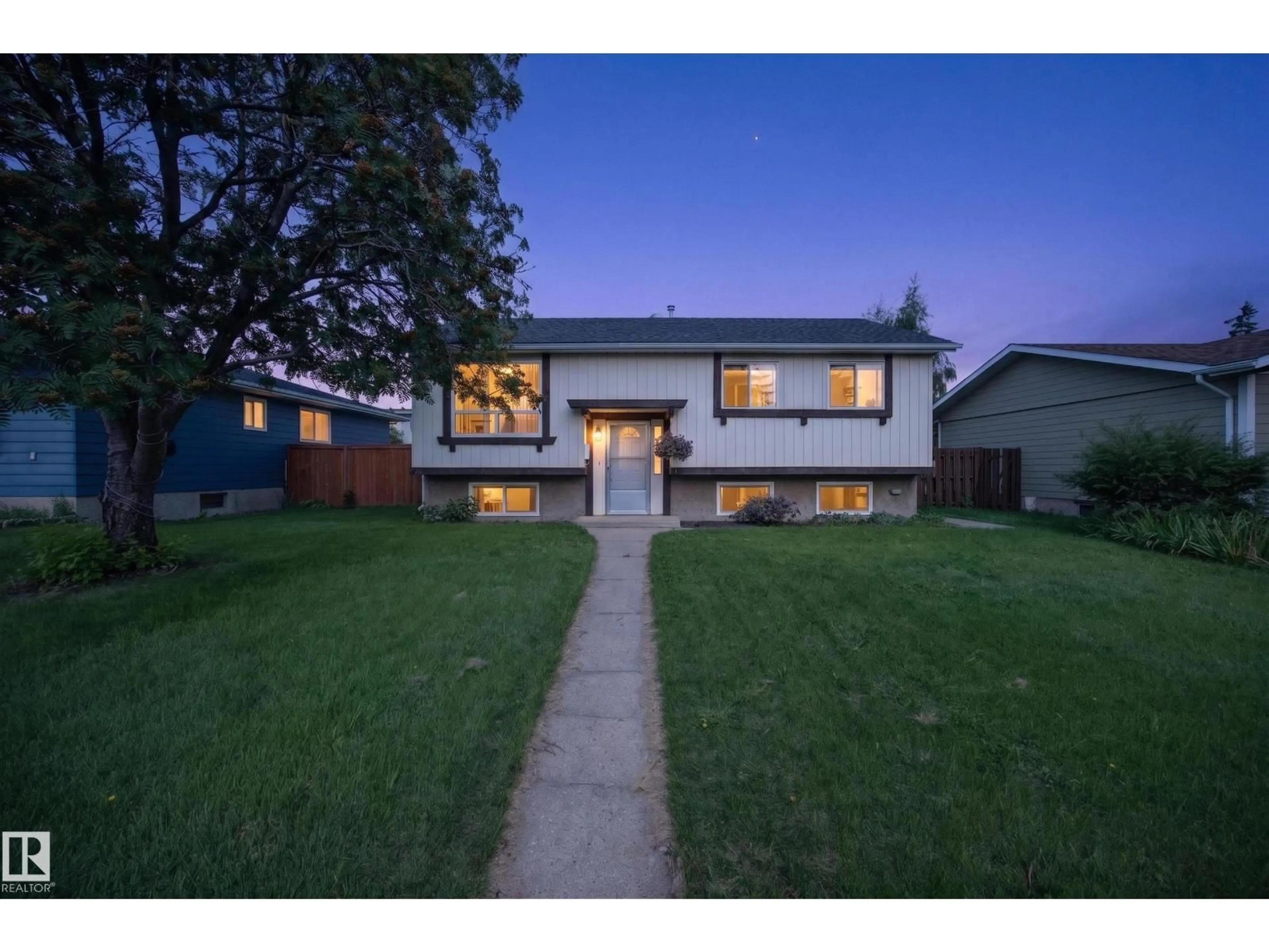 Unknown for 156 CLAREVIEW RD, Edmonton Alberta T5A3Y3