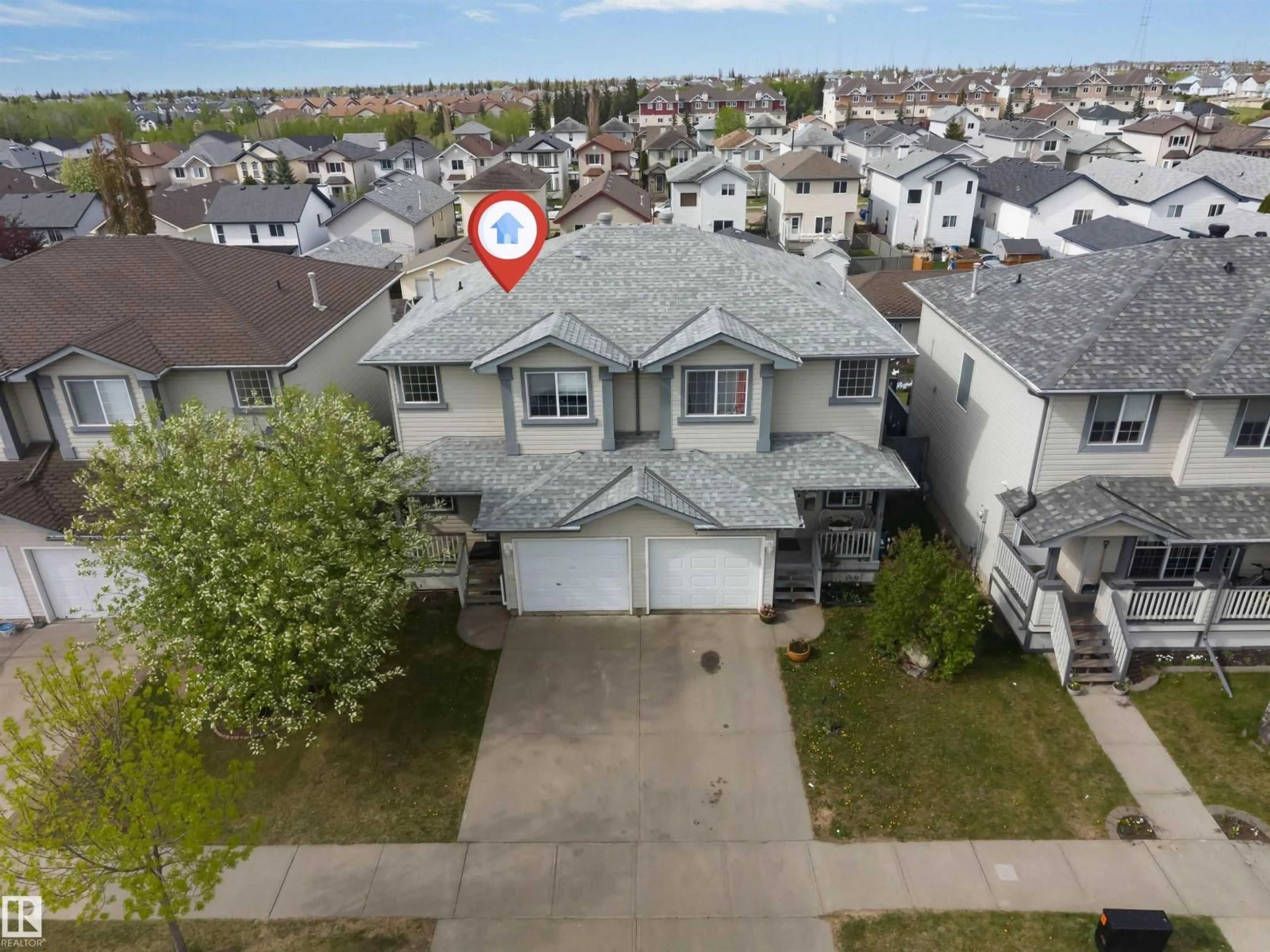 A pic from outside/outdoor area/front of a property/back of a property/a pic from drone, street for 3032 31 AV, Edmonton Alberta T6T1W9