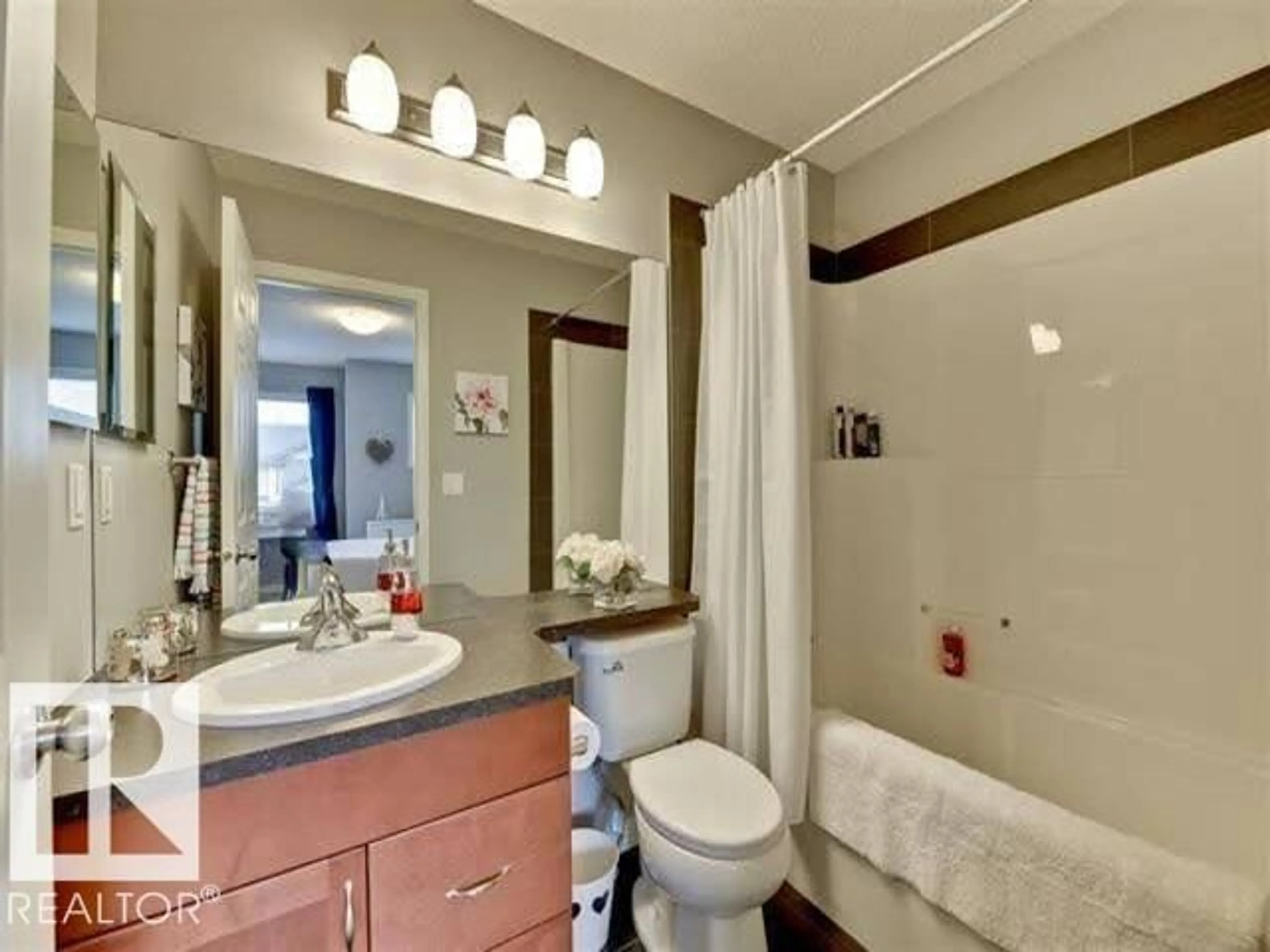 Standard bathroom, ceramic/tile floor for NW - 1203 177 ST, Edmonton Alberta T6W2J7