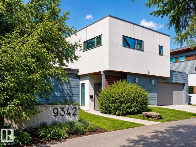 9342 83 AV, Edmonton 2