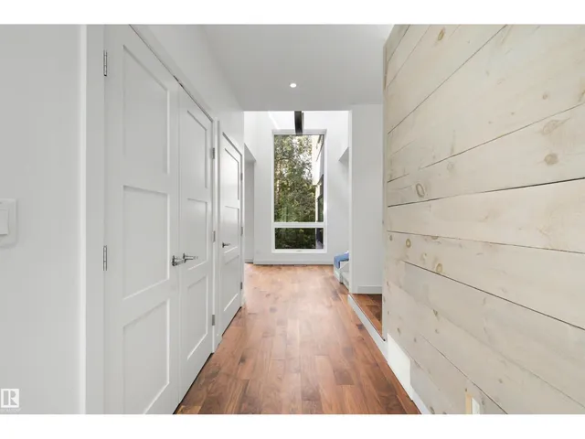 9342 83 AV, Edmonton 3