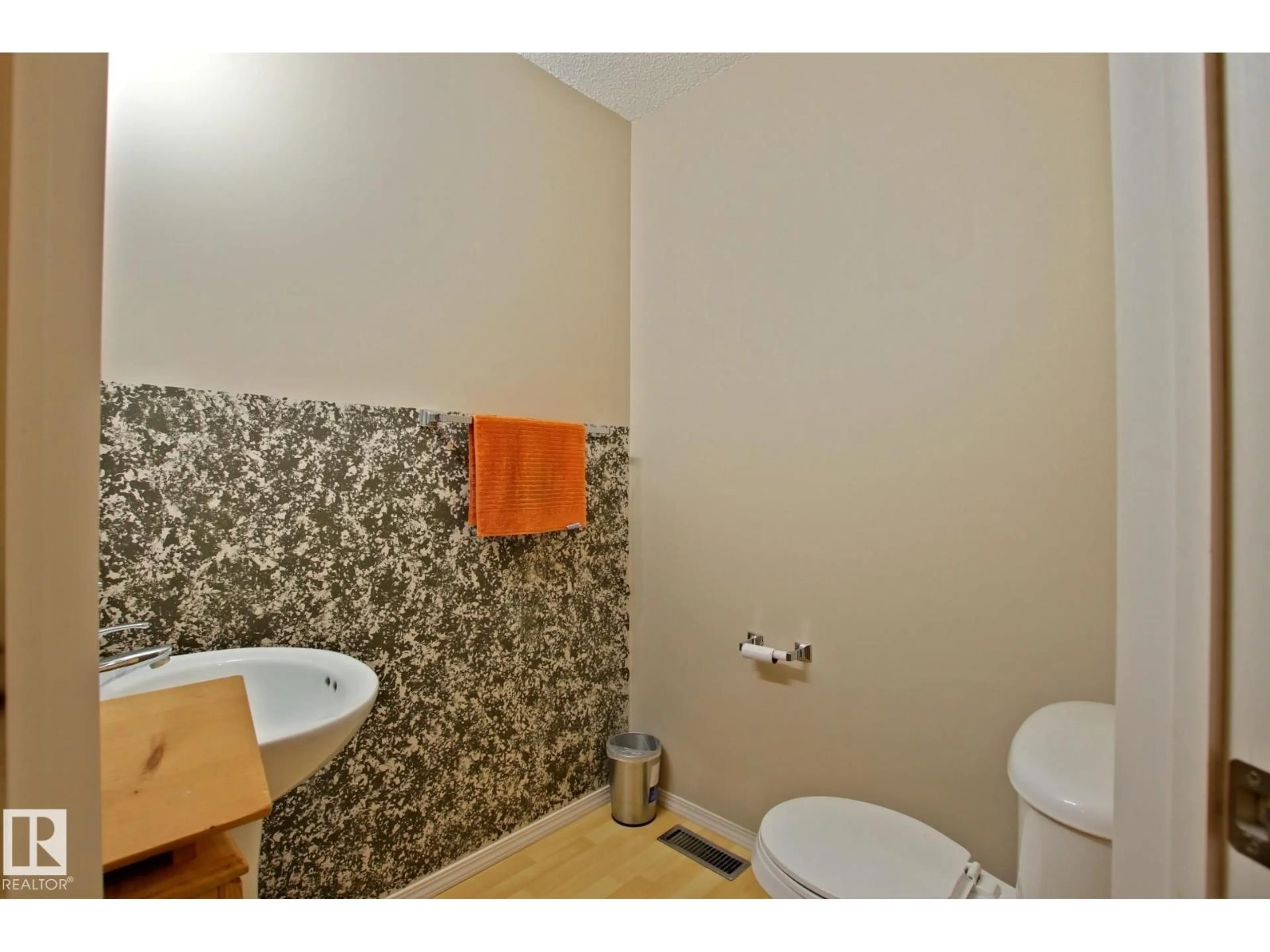Standard bathroom, ceramic/tile floor for #42 - 4350 23 ST NW, Edmonton Alberta T5T1X8