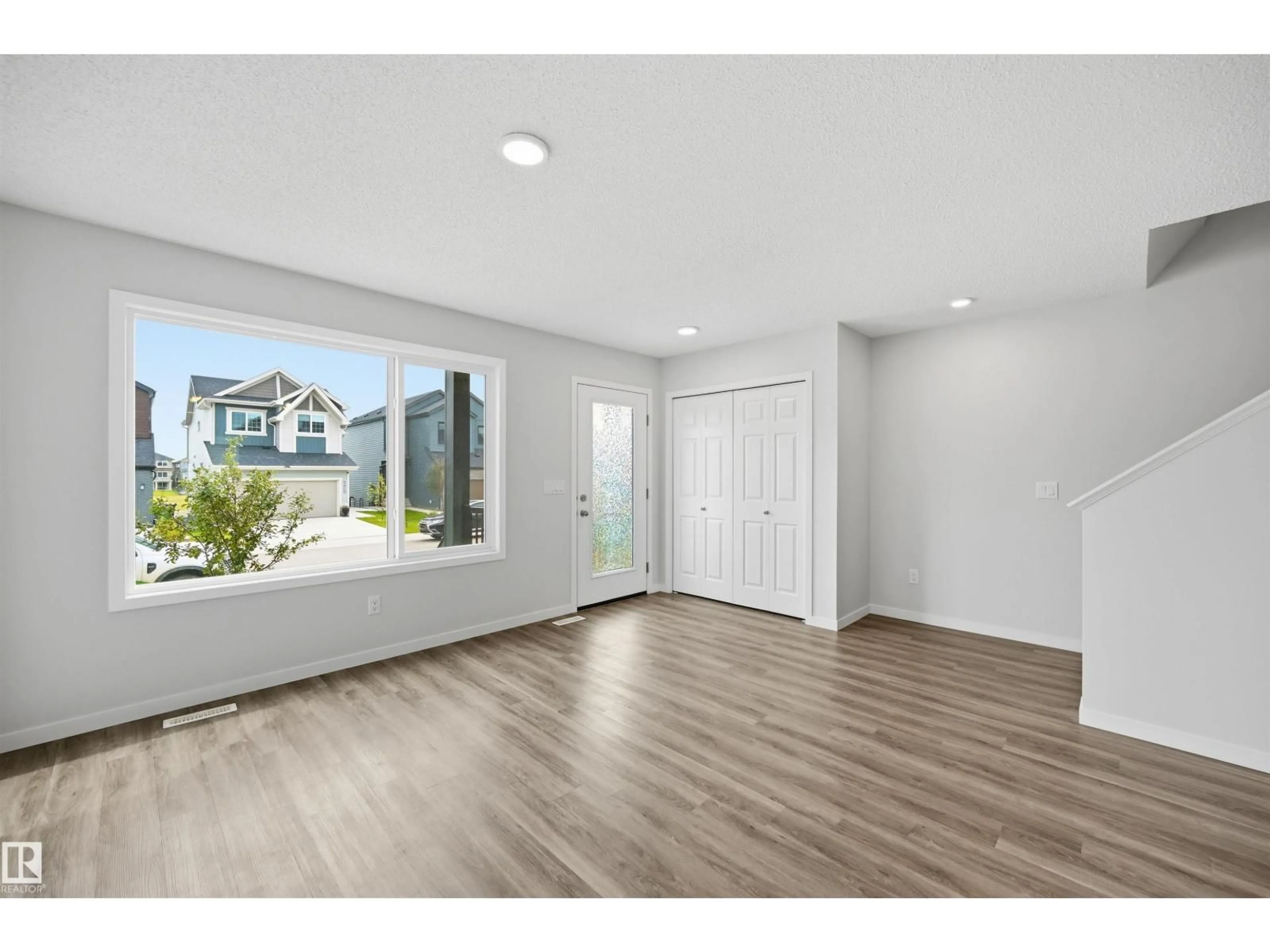 A pic of a room for NW - 19112 22 AV, Edmonton Alberta T6M1R1