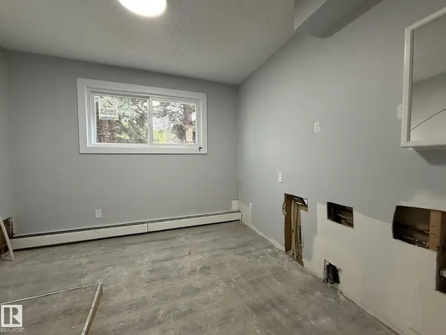 8732 101 AV, Edmonton 5