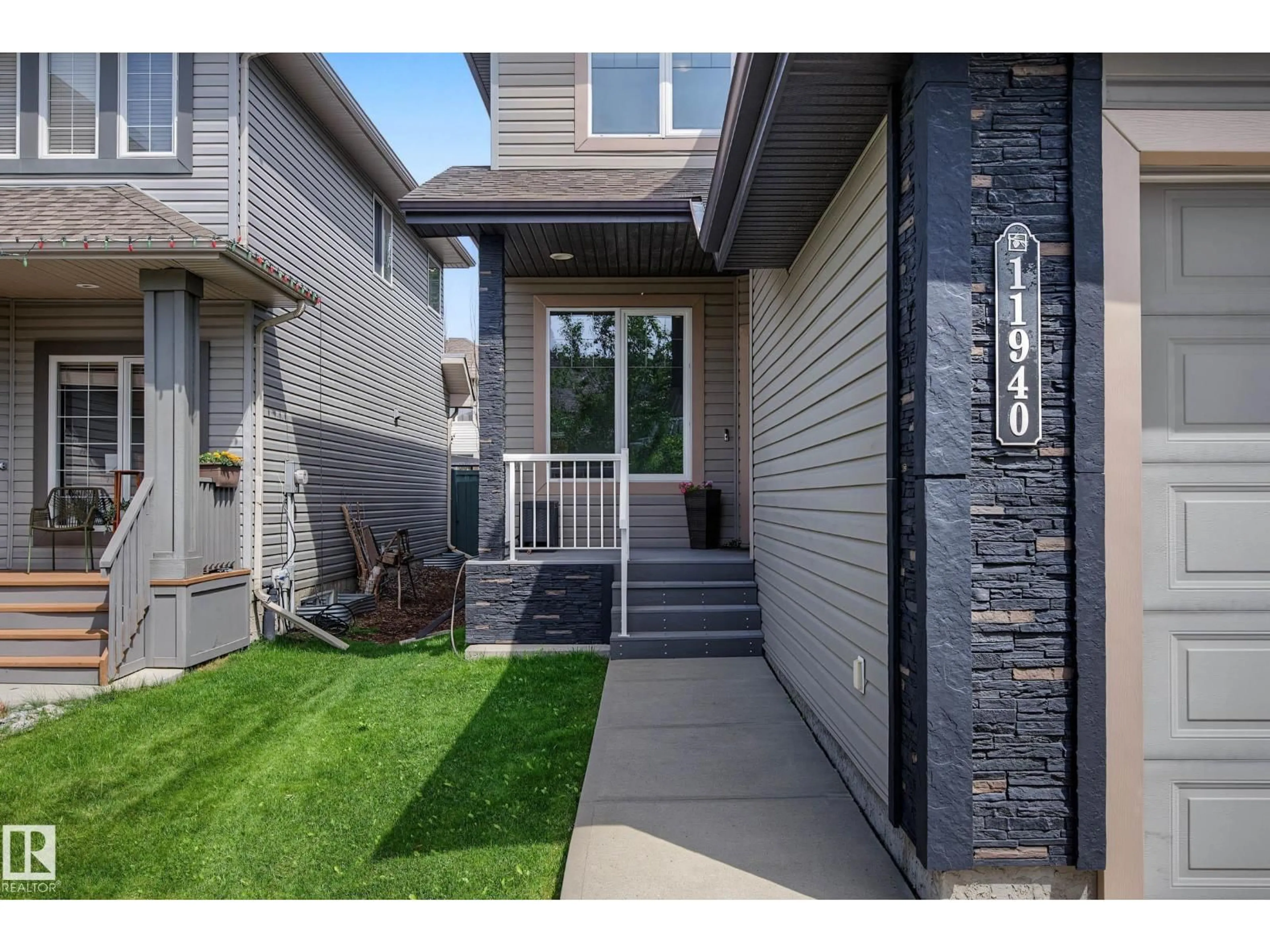 Unknown for SW - 11940 21 AV, Edmonton Alberta T6W0C9