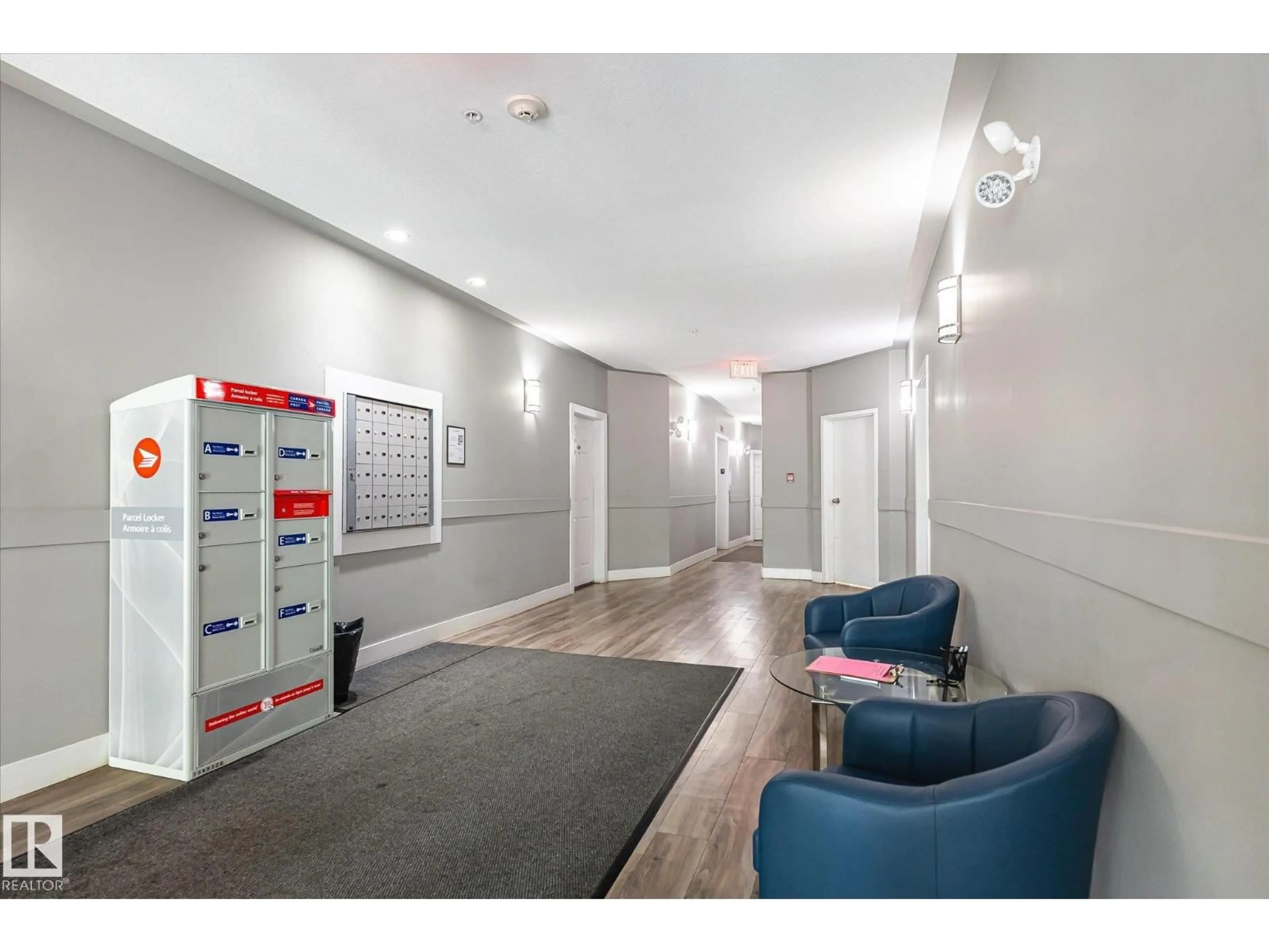 Indoor foyer for 403 - 10046 110 ST NW, Edmonton Alberta T5K2Y2