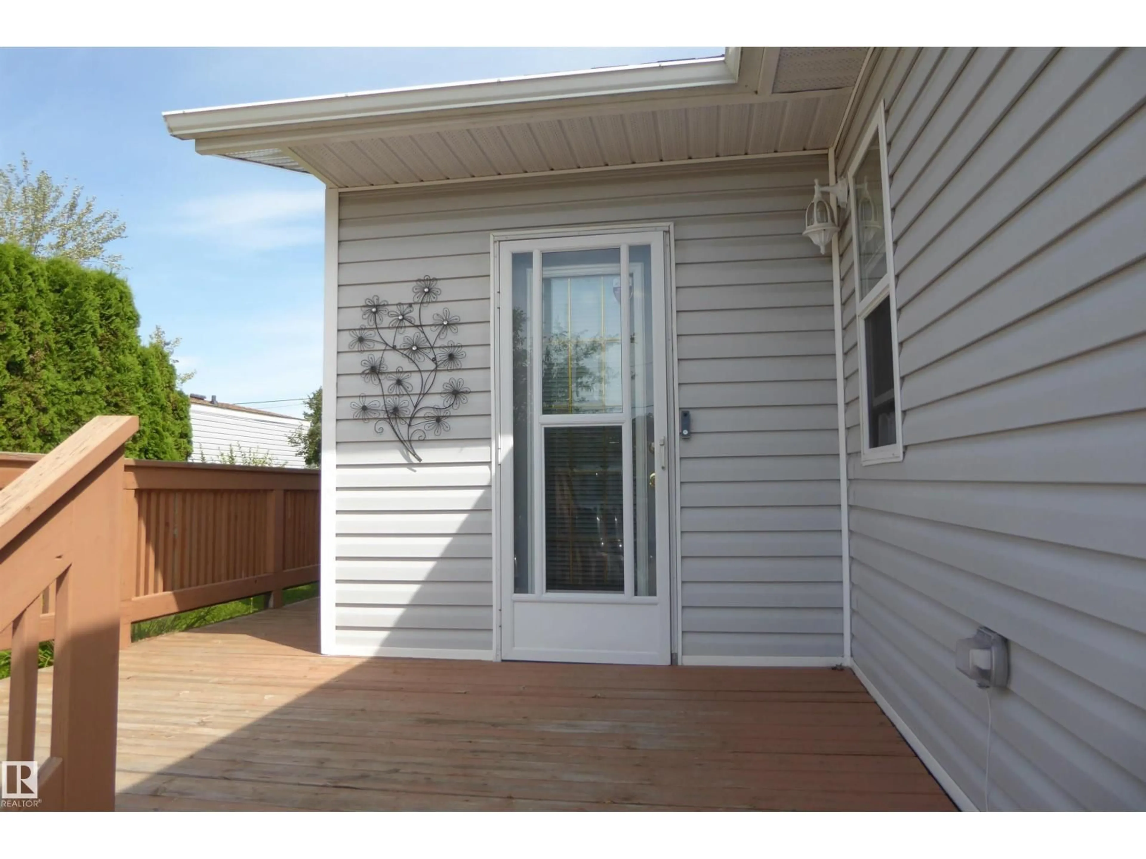 Home with vinyl exterior material, street for 14 305 CALAHOO RD, Spruce Grove Alberta T7X3K5