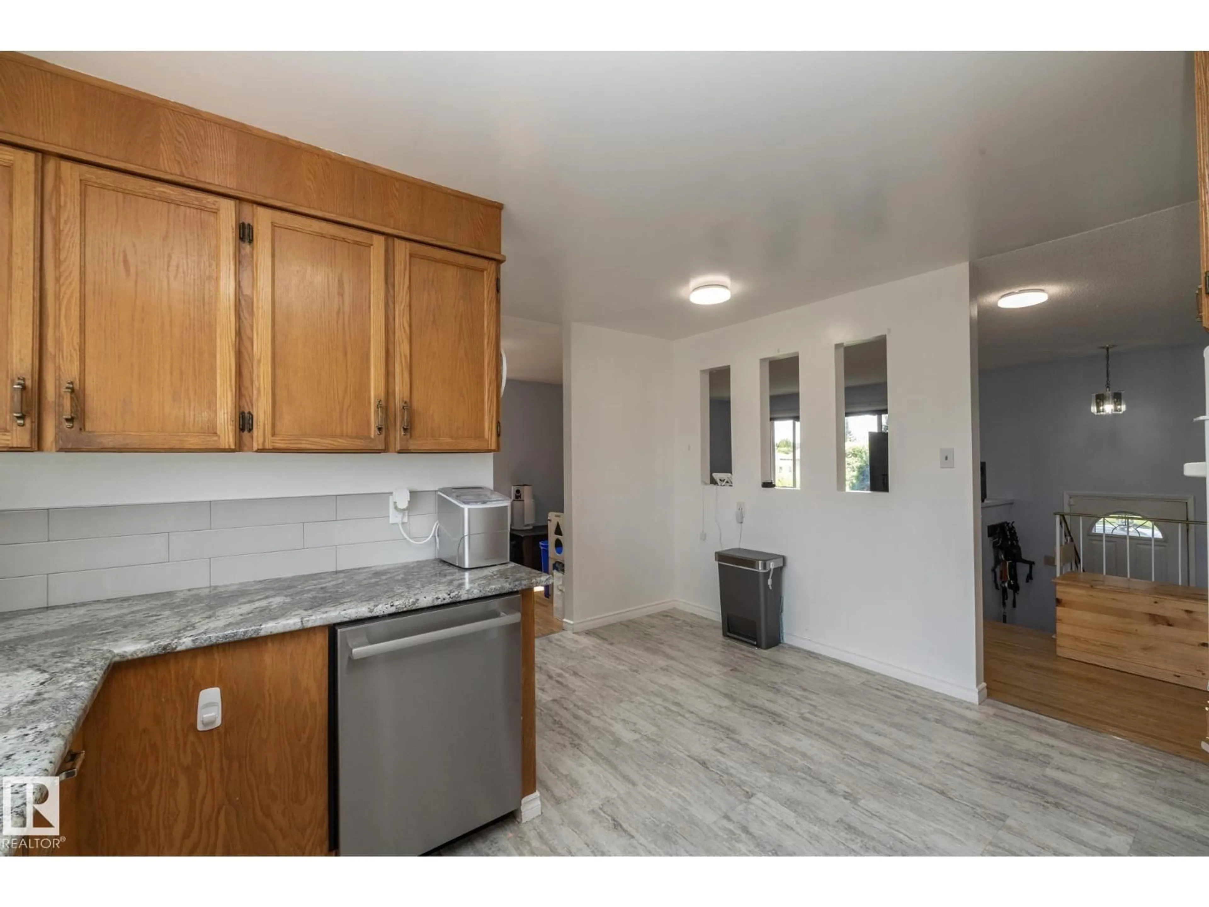 Standard kitchen, unknown for NW - 14215 78 ST, Edmonton Alberta T5C1H4
