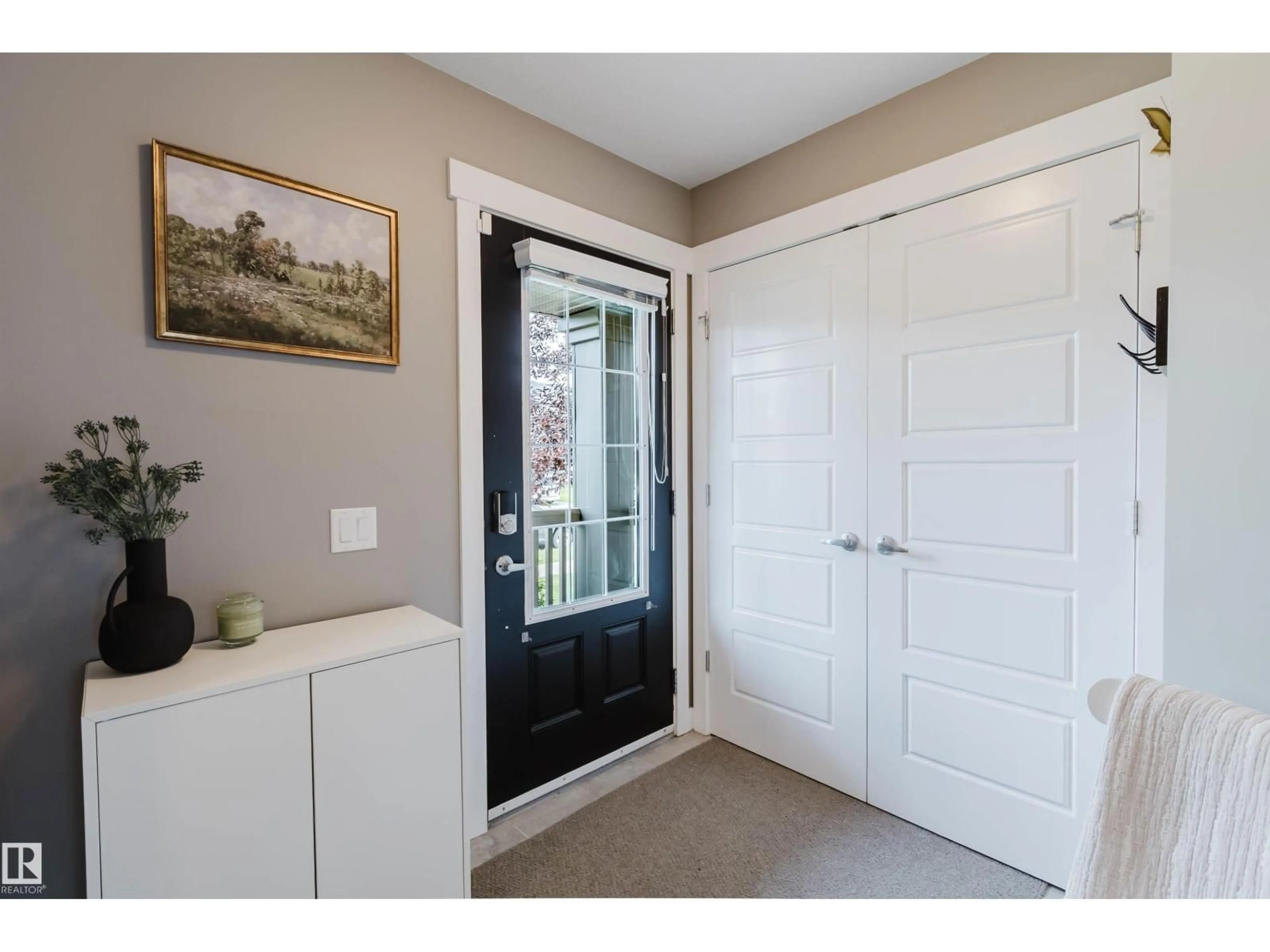 Indoor entryway for 16811 40 ST, Edmonton Alberta T5Y0Y2