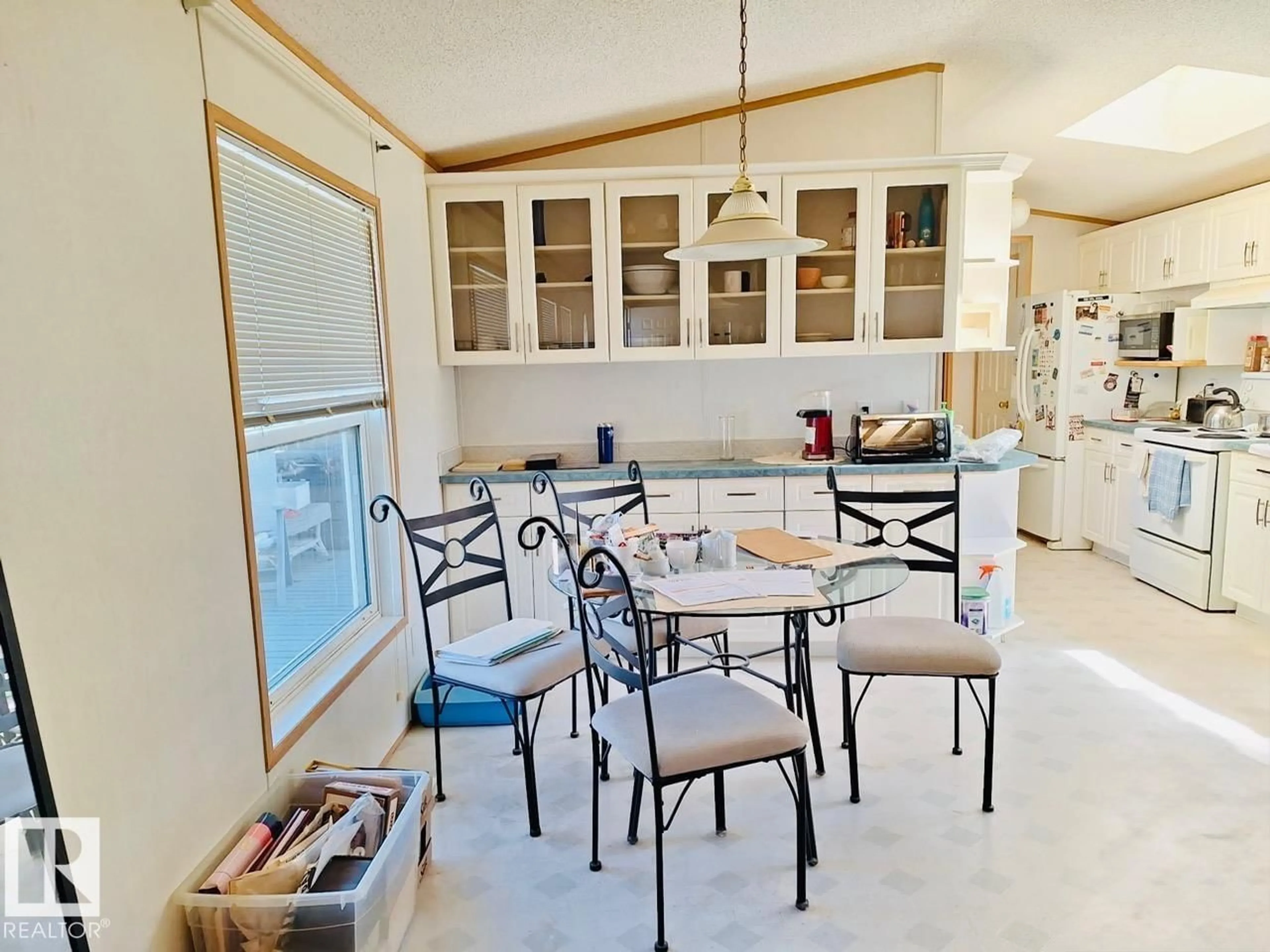 Dining room, ceramic/tile floor for 66 THE PARKWAY NW, Edmonton Alberta T6P1G2