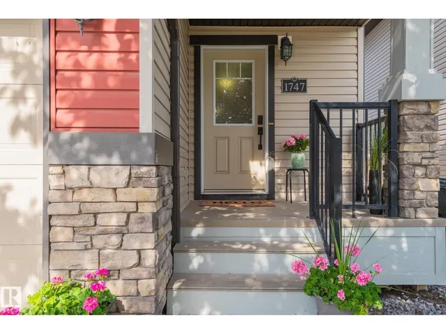 1747 HAMMOND CR, Edmonton 2