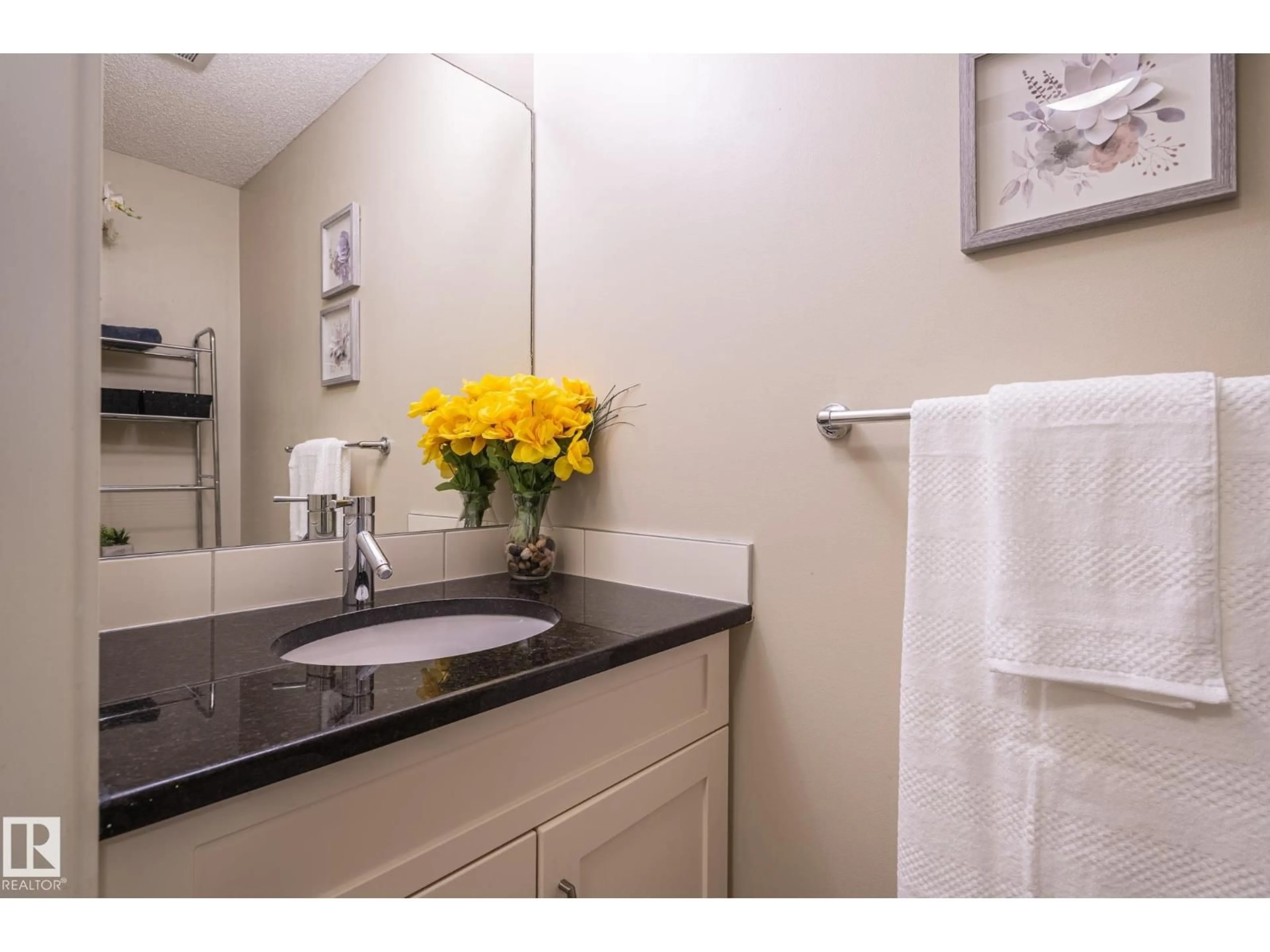 Standard bathroom, ceramic/tile floor for 1747 HAMMOND CR, Edmonton Alberta T6M0K4