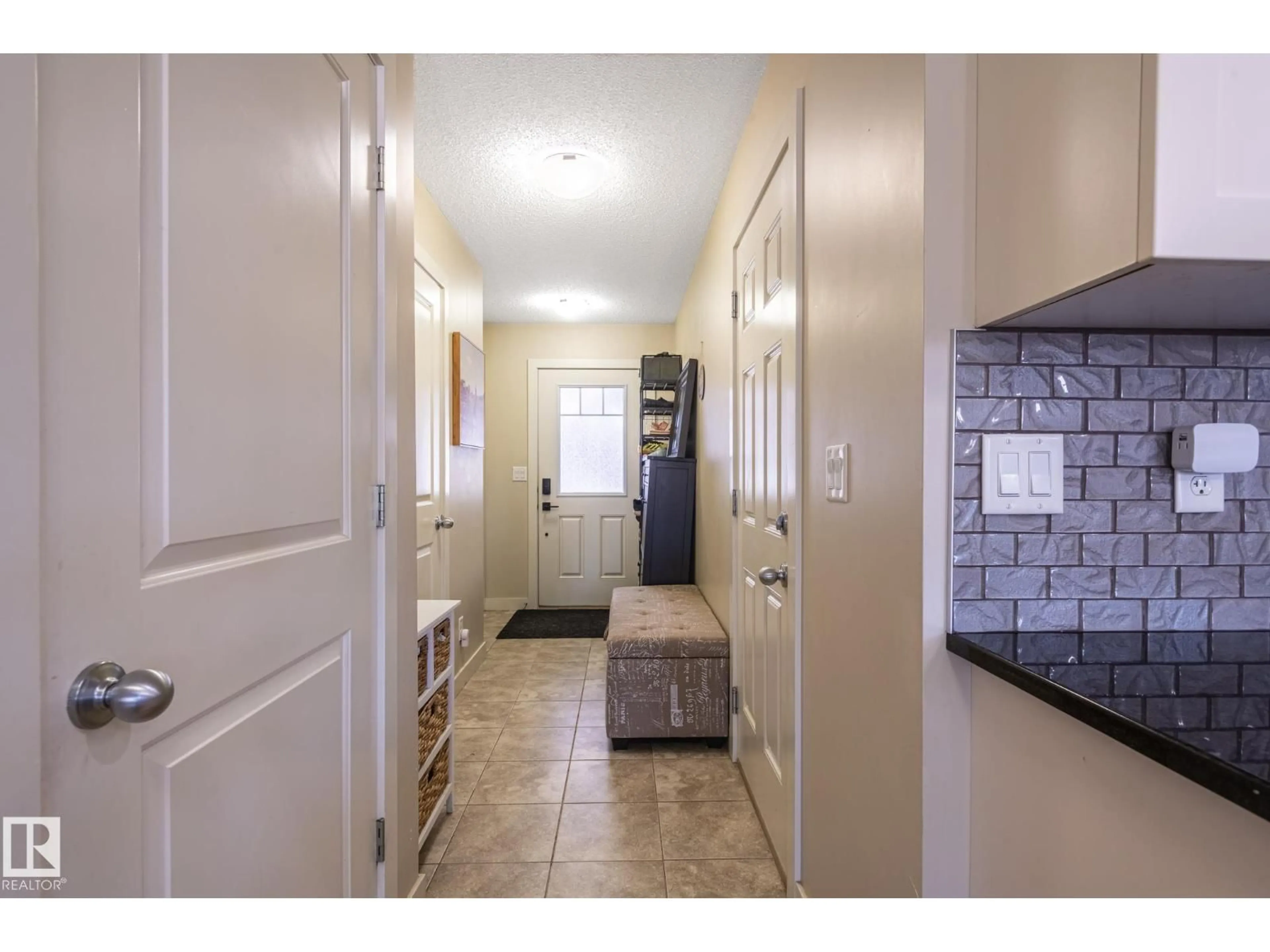 Indoor entryway for 1747 HAMMOND CR, Edmonton Alberta T6M0K4